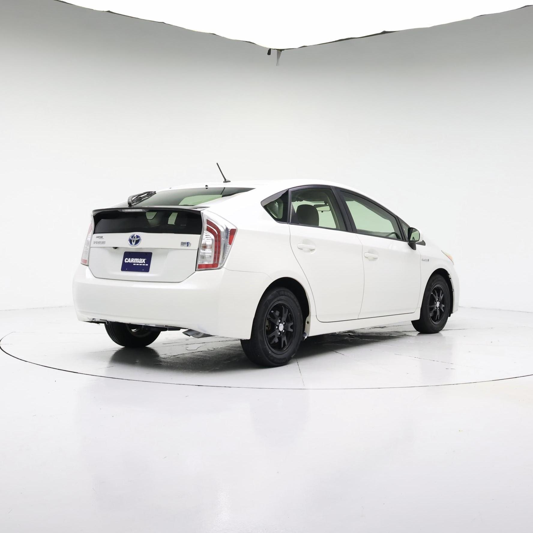 Thumbnail: 2015 Toyota Prius - 8