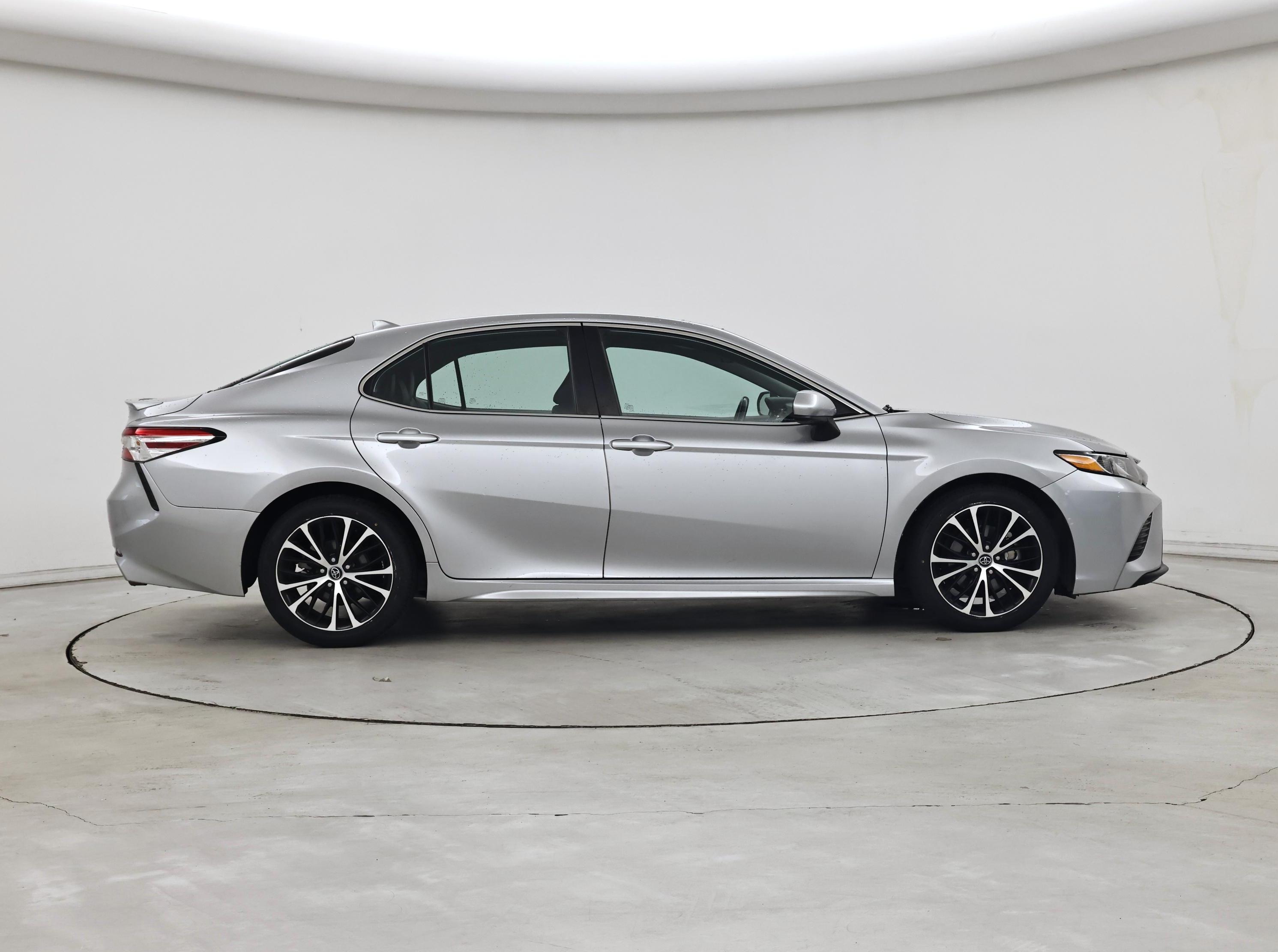 Thumbnail: 2020 Toyota Camry - 7