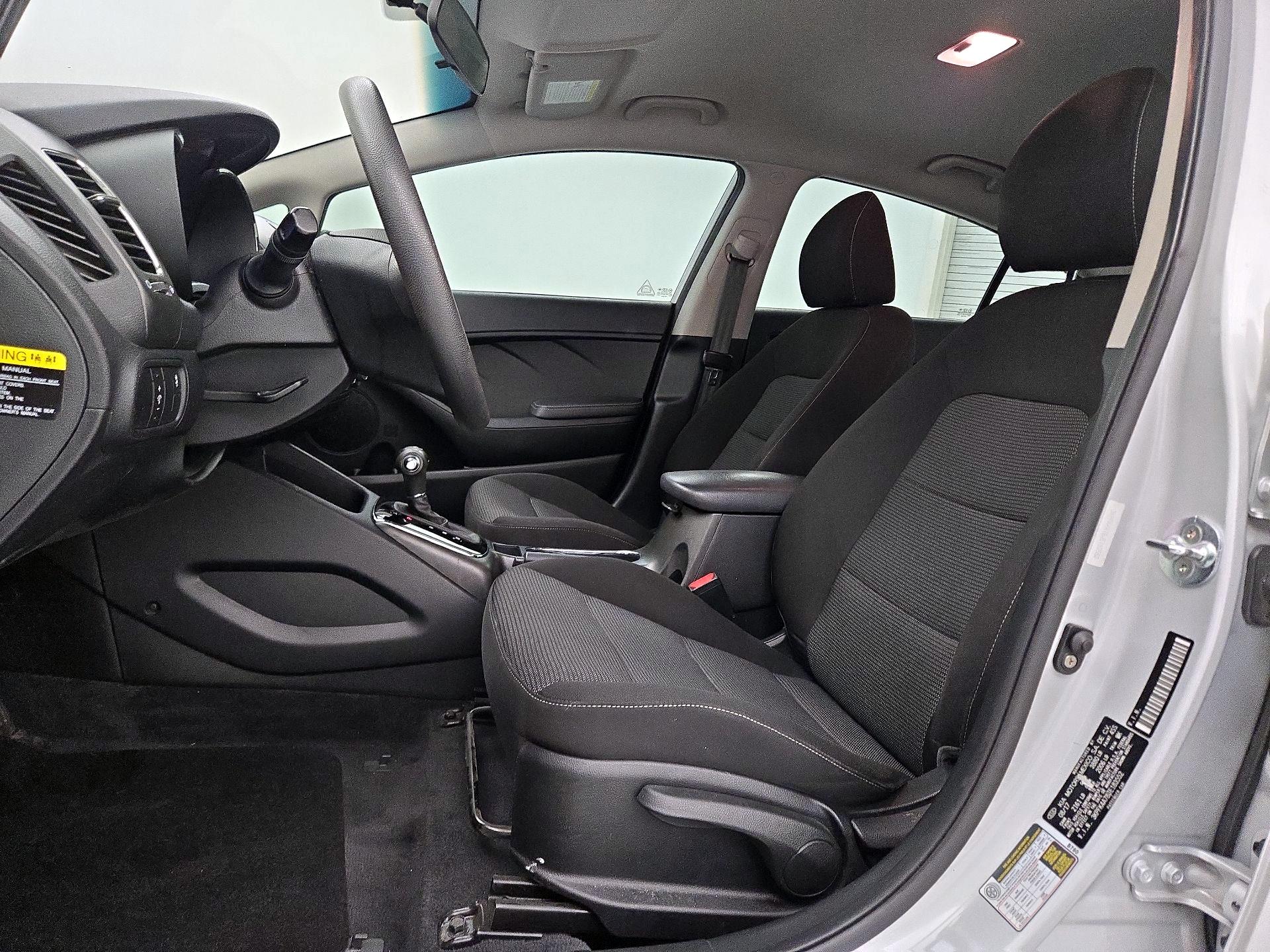 Thumbnail: 2018 Kia Forte - 11