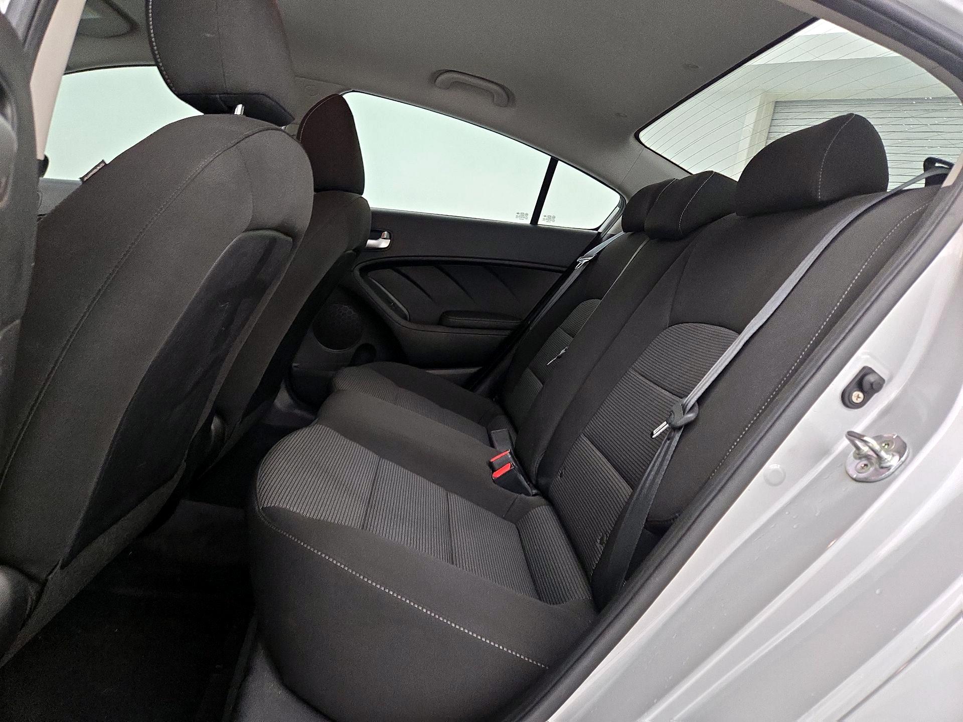 Thumbnail: 2018 Kia Forte - 18