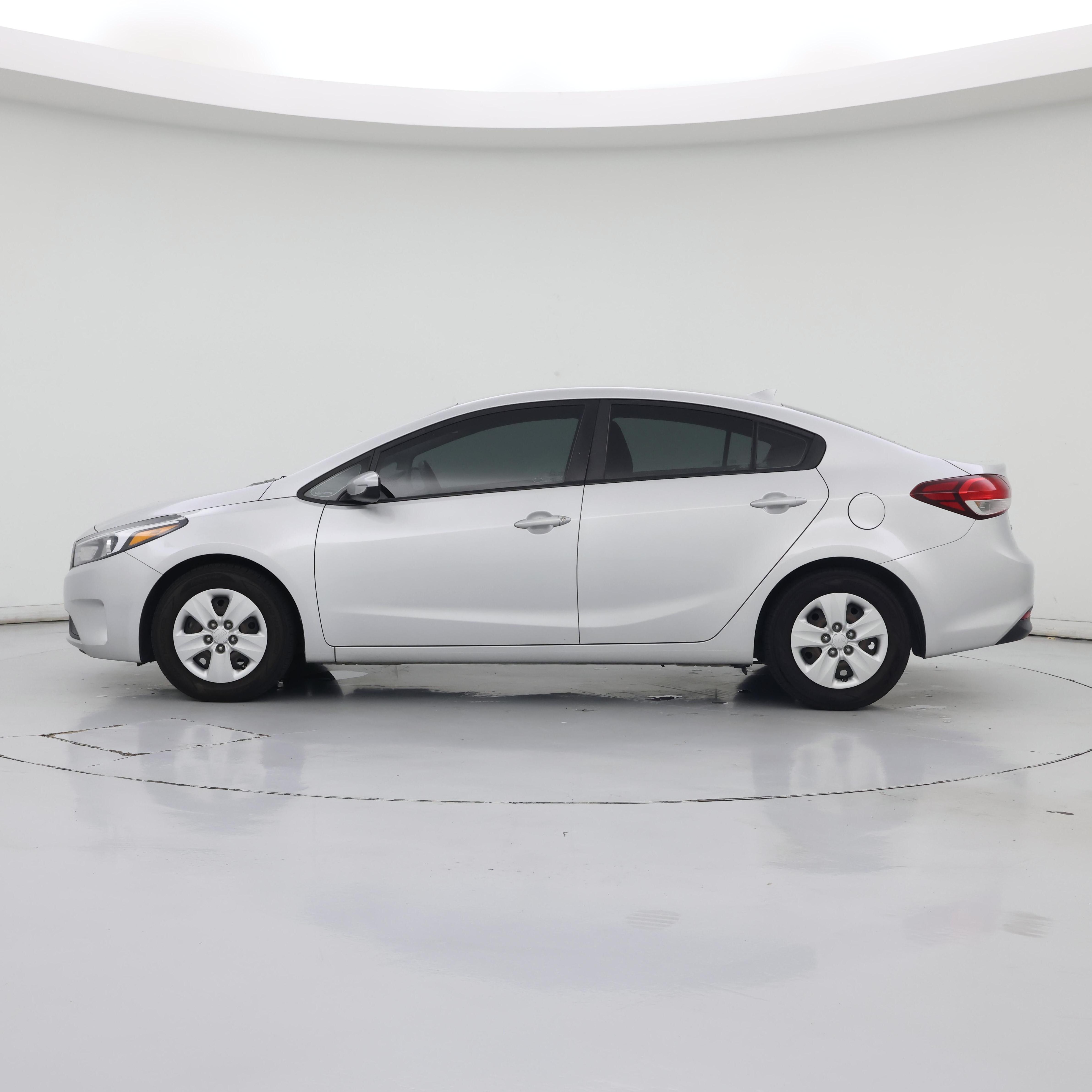 Thumbnail: 2018 Kia Forte - 3