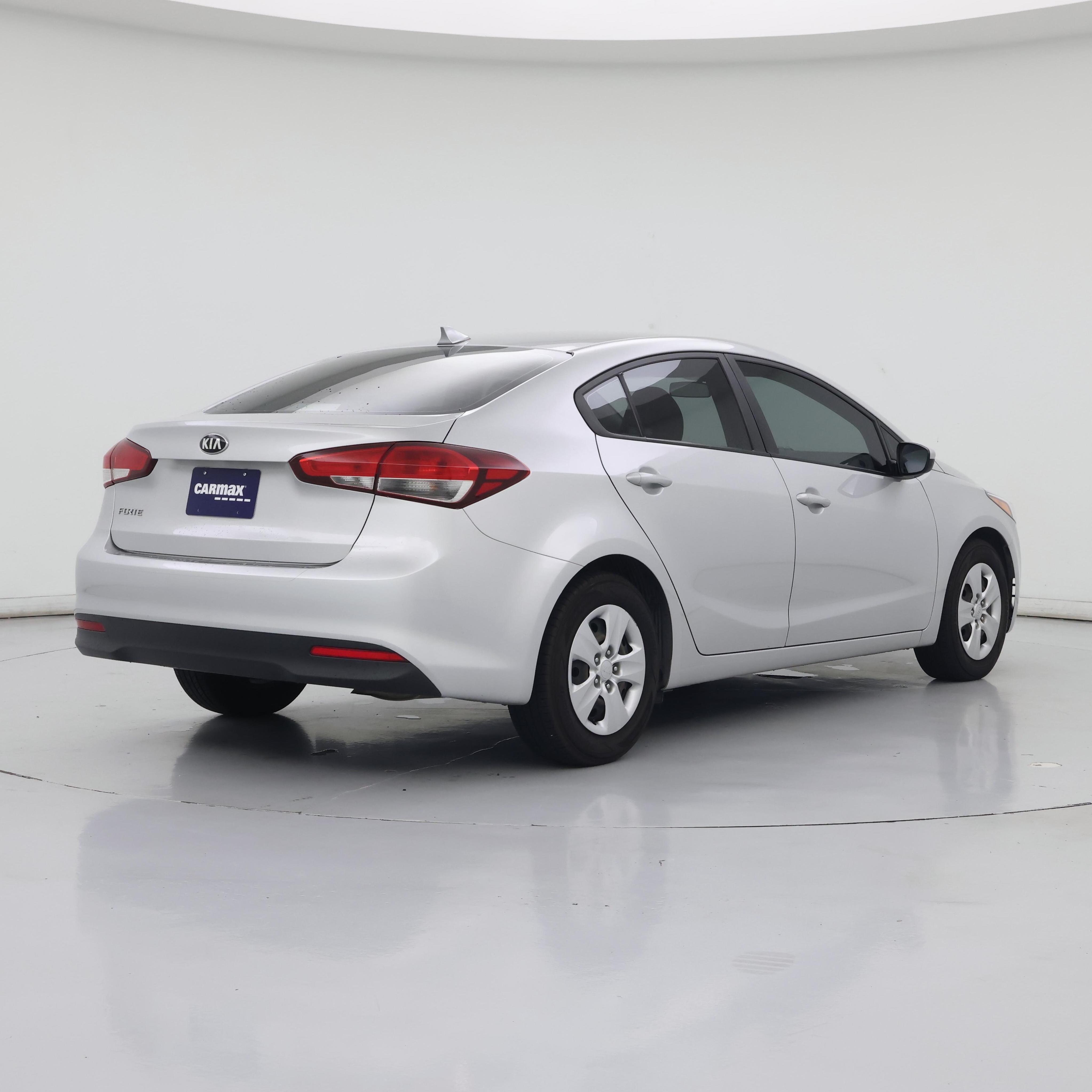 Thumbnail: 2018 Kia Forte - 8