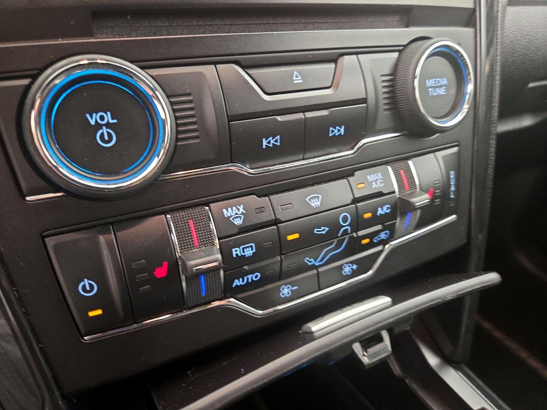 Thumbnail: 2017 Ford Explorer - 17