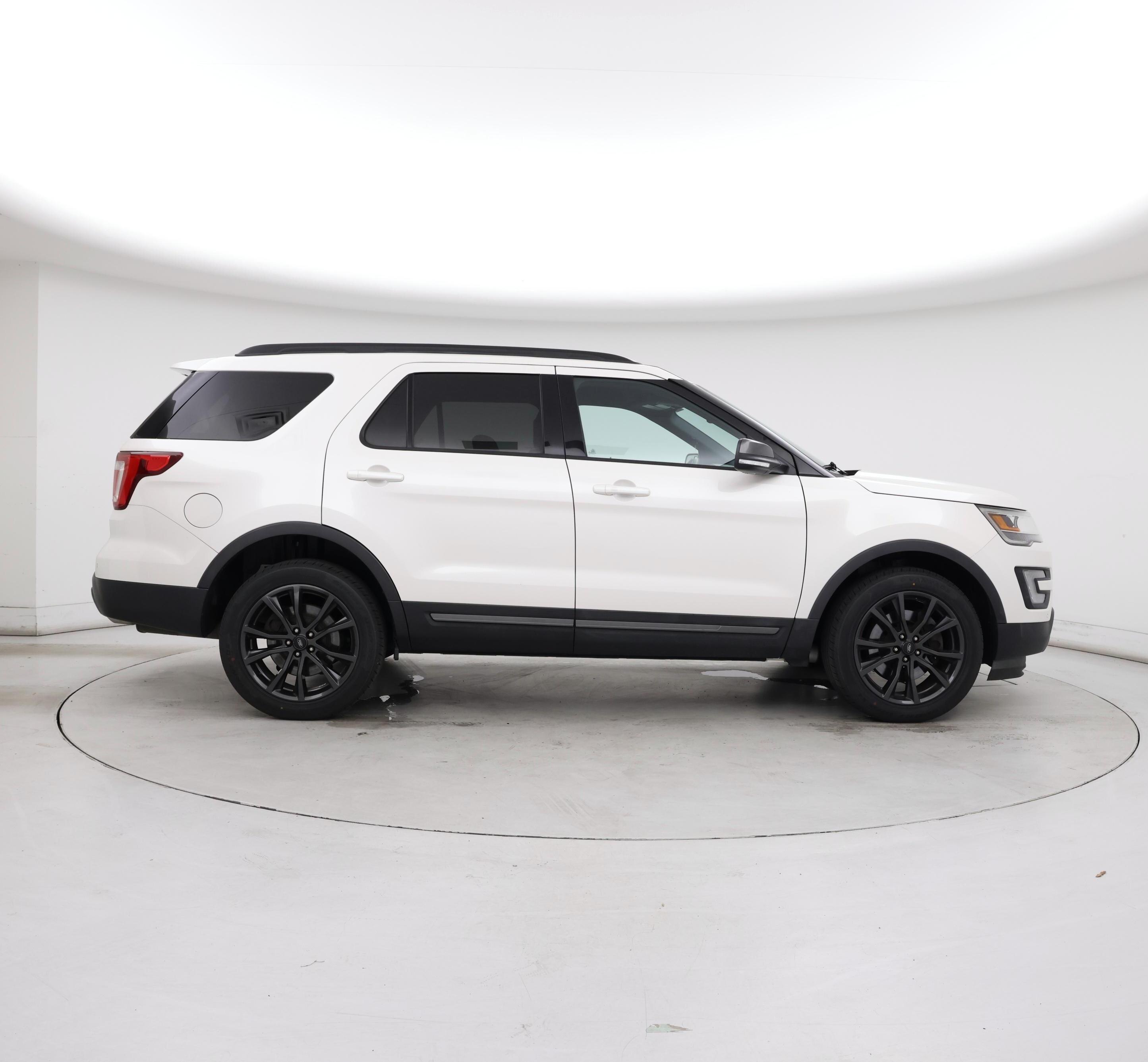 Thumbnail: 2017 Ford Explorer - 7