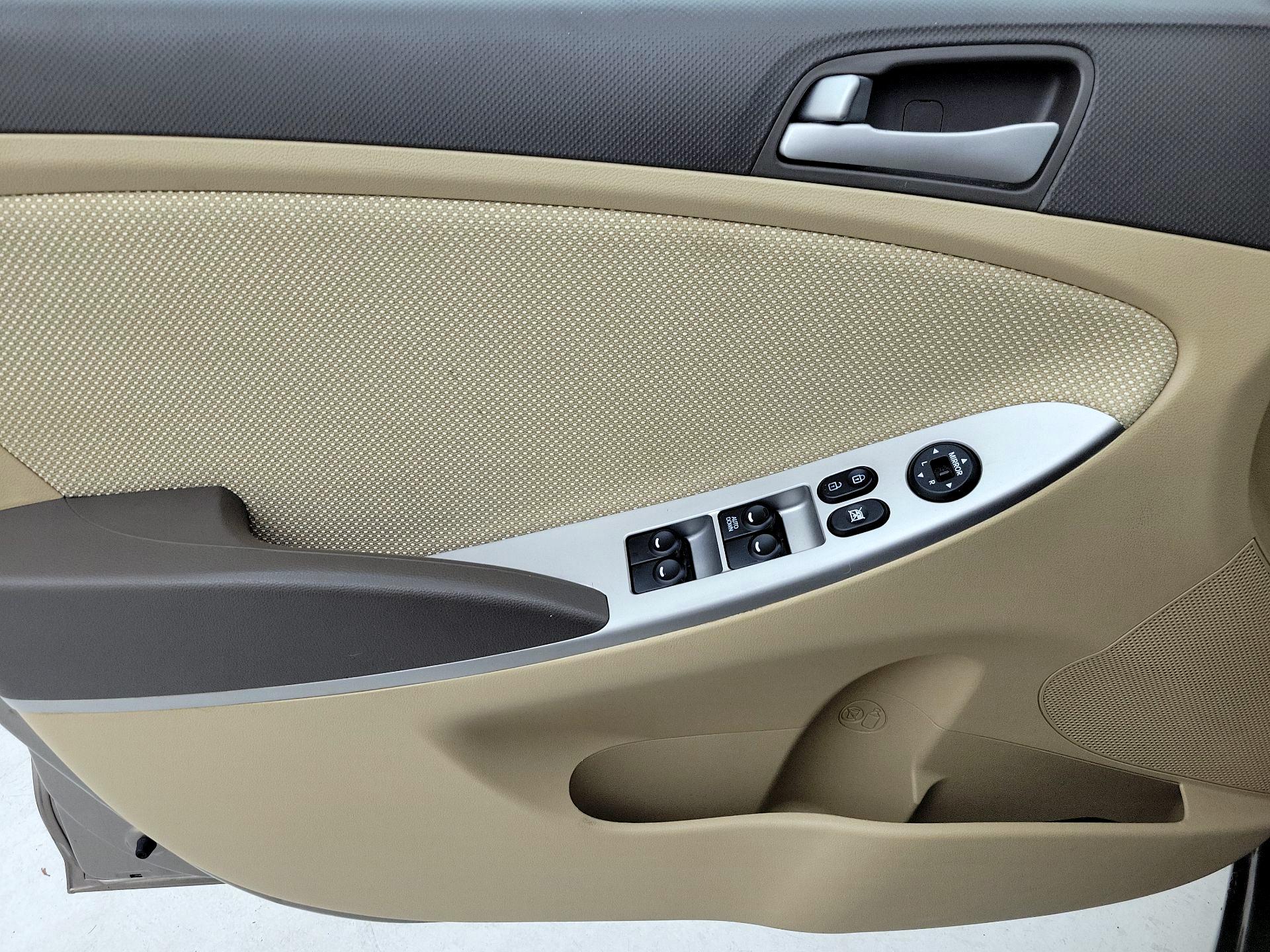 Thumbnail: 2014 Hyundai Accent - 12
