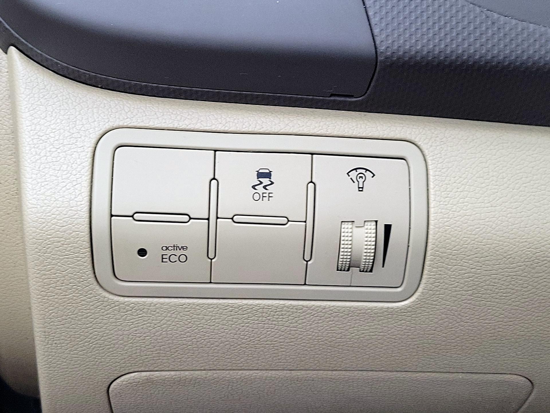 Thumbnail: 2014 Hyundai Accent - 13