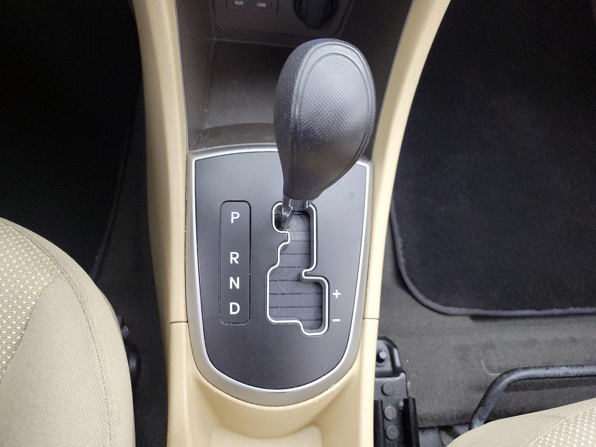 Thumbnail: 2014 Hyundai Accent - 16