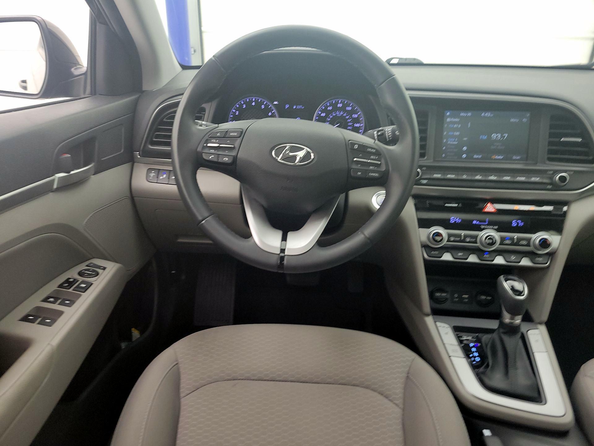 Thumbnail: 2020 Hyundai Elantra - 10