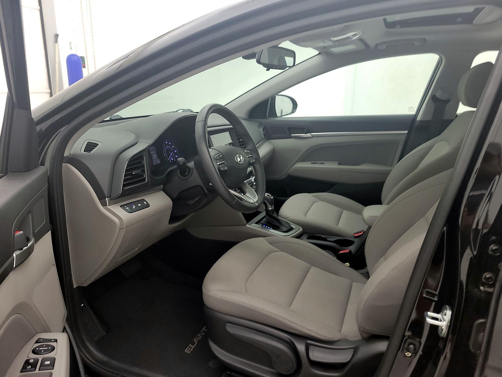 Thumbnail: 2020 Hyundai Elantra - 11