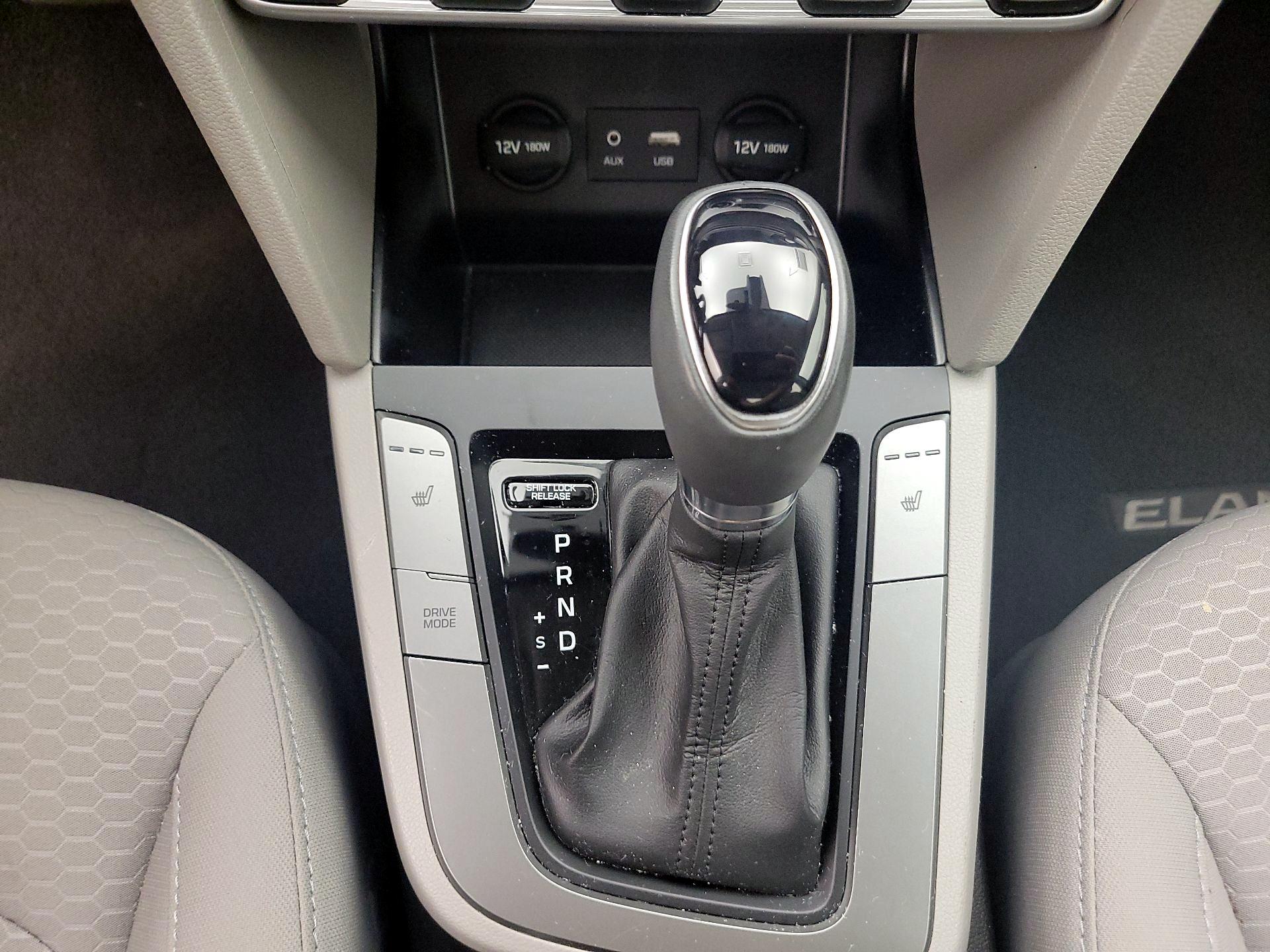 Thumbnail: 2020 Hyundai Elantra - 17