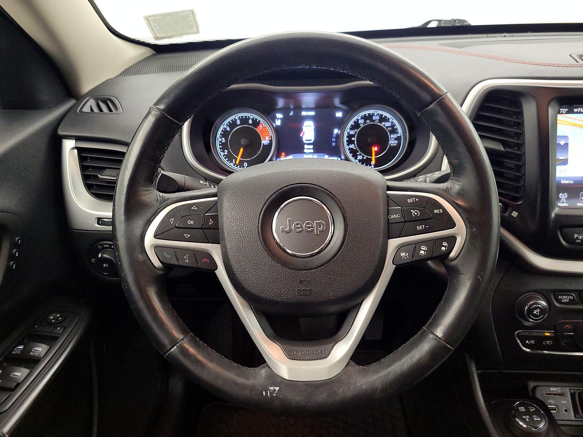 Thumbnail: 2016 Jeep Cherokee - 10