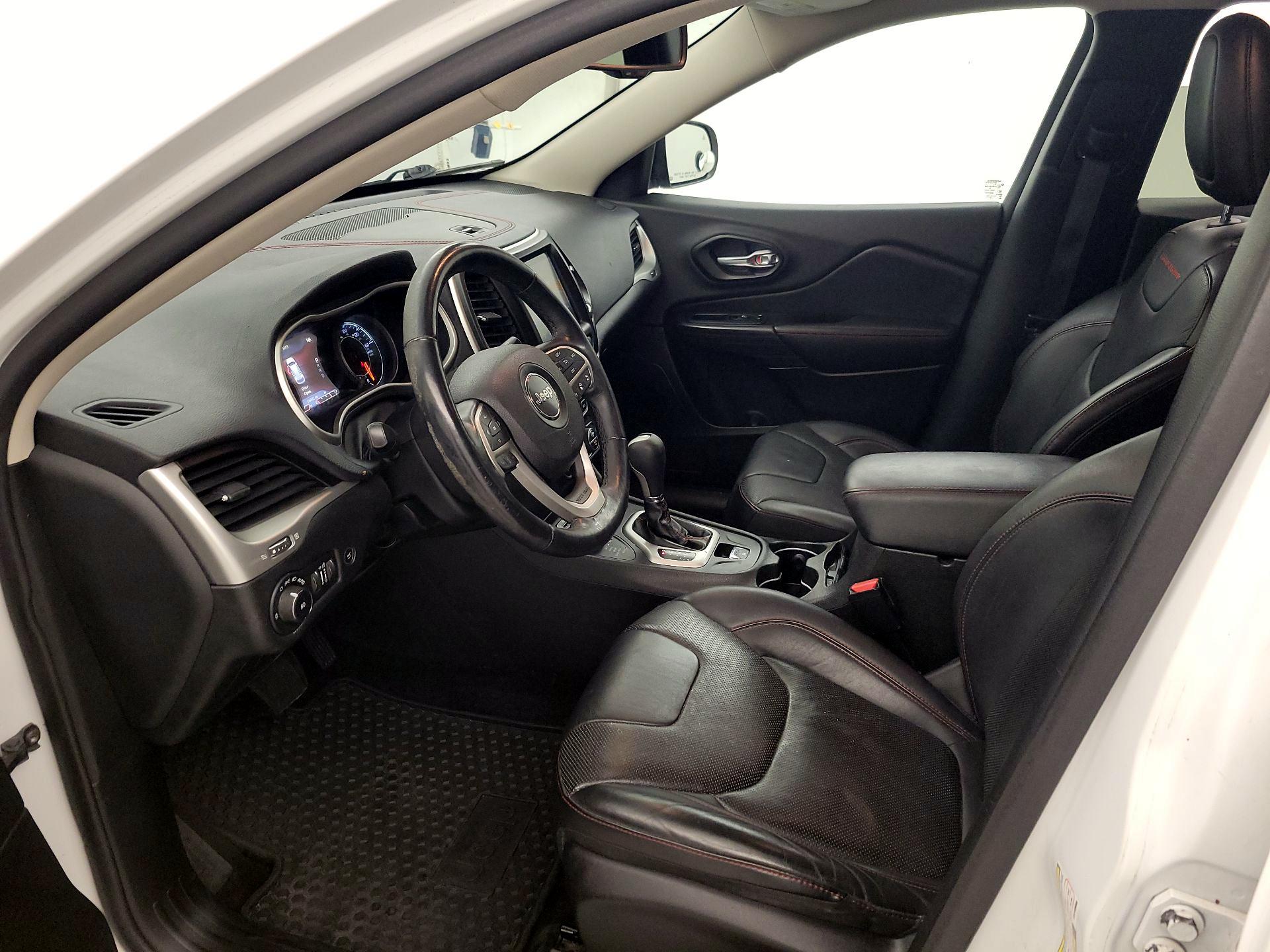 Thumbnail: 2016 Jeep Cherokee - 11