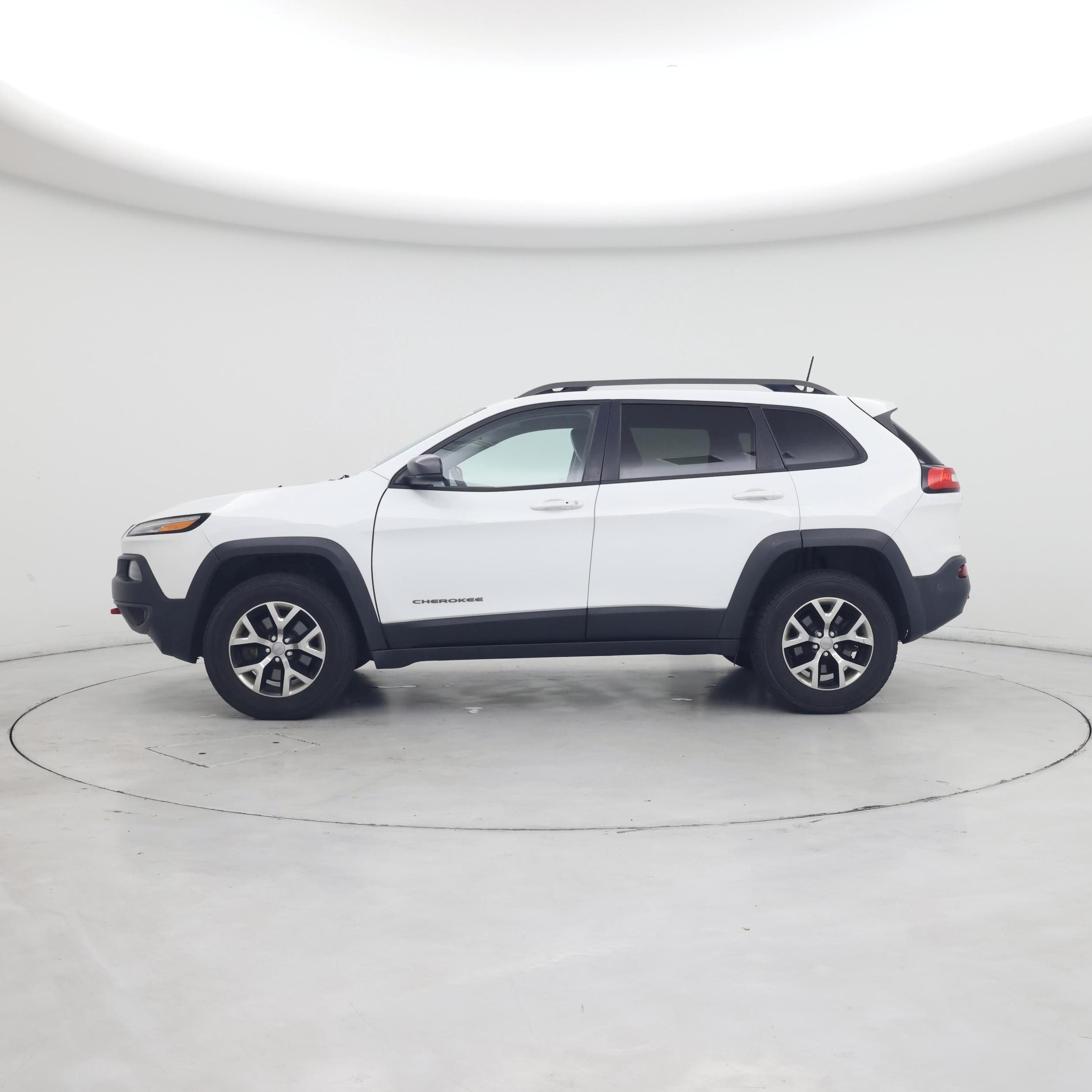 Thumbnail: 2016 Jeep Cherokee - 3