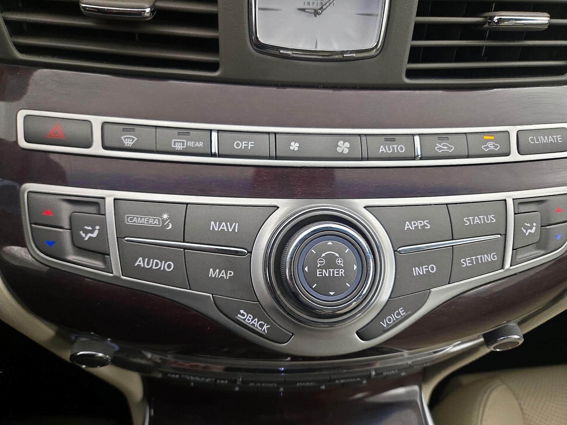 Thumbnail: 2019 INFINITI Q70 - 17