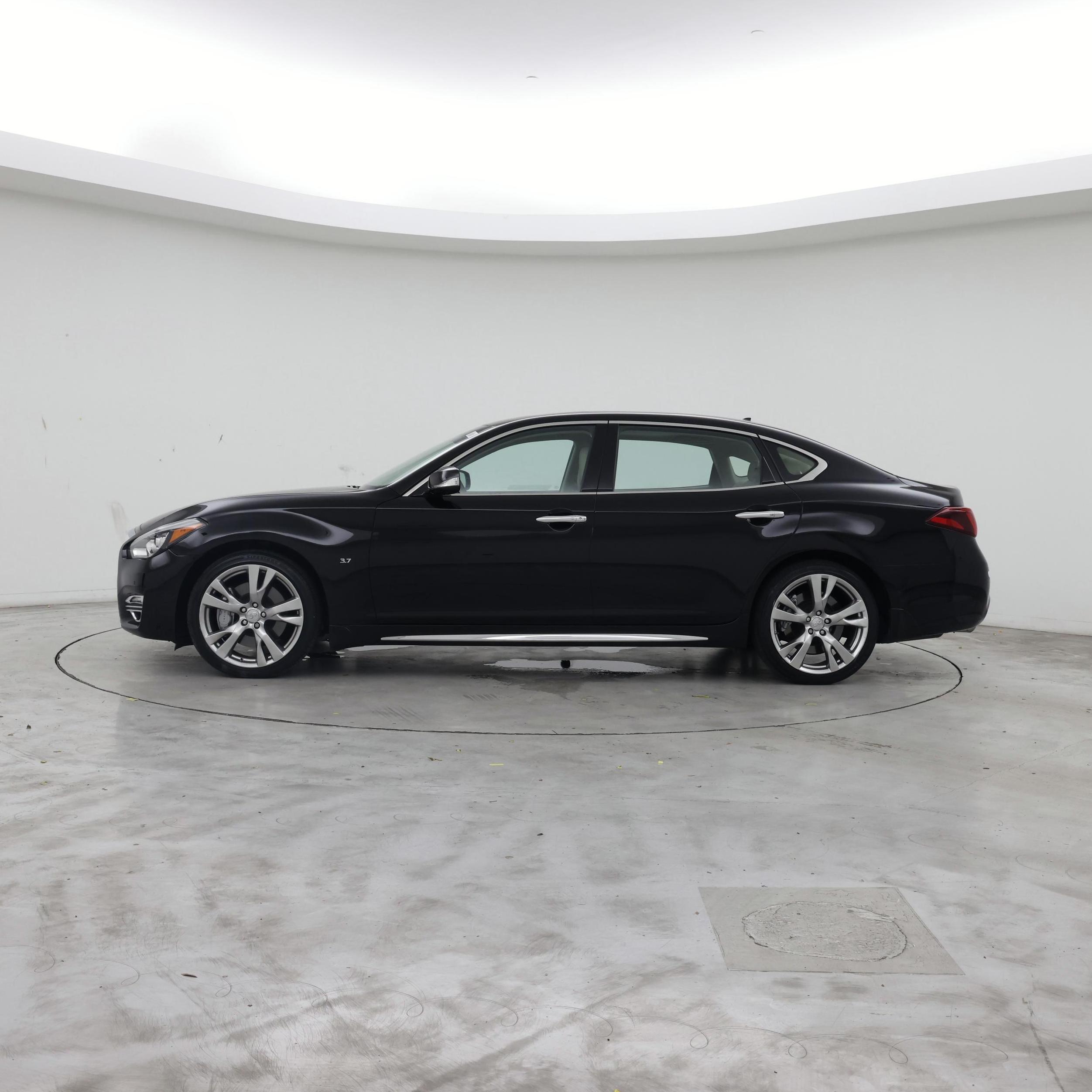Thumbnail: 2019 INFINITI Q70 - 3