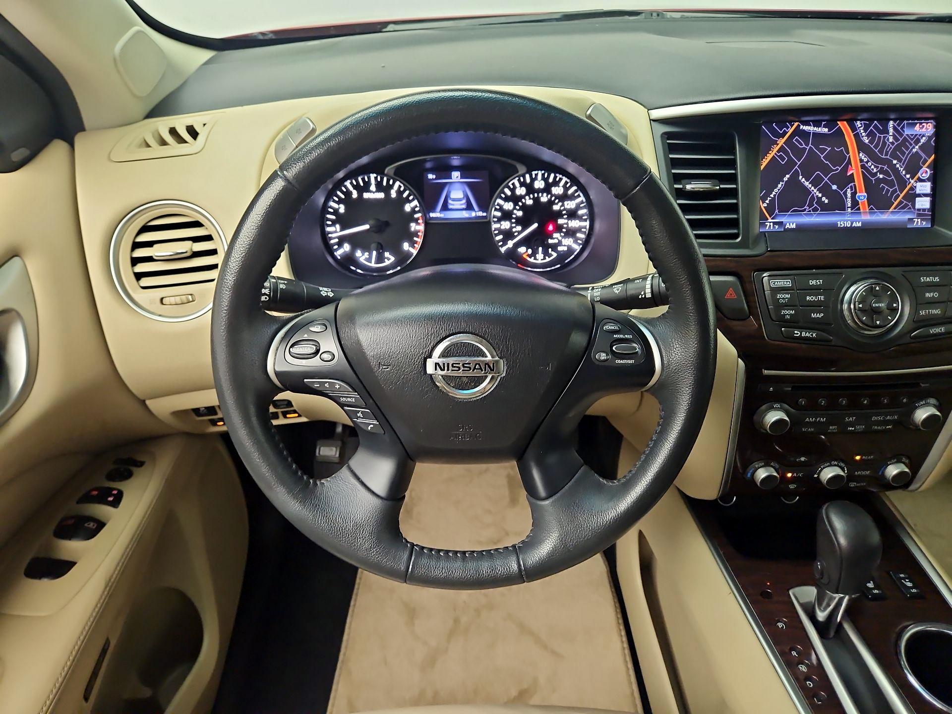 Thumbnail: 2016 Nissan Pathfinder - 10