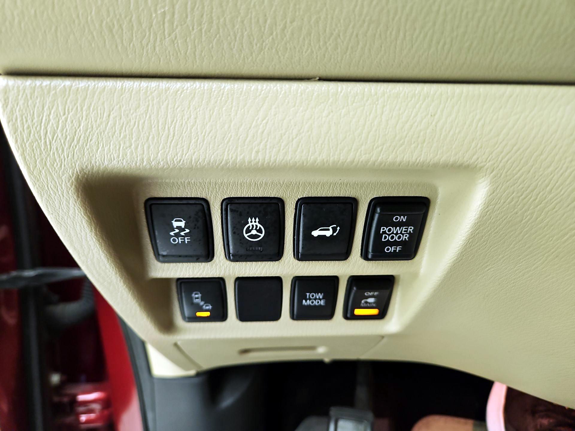 Thumbnail: 2016 Nissan Pathfinder - 13