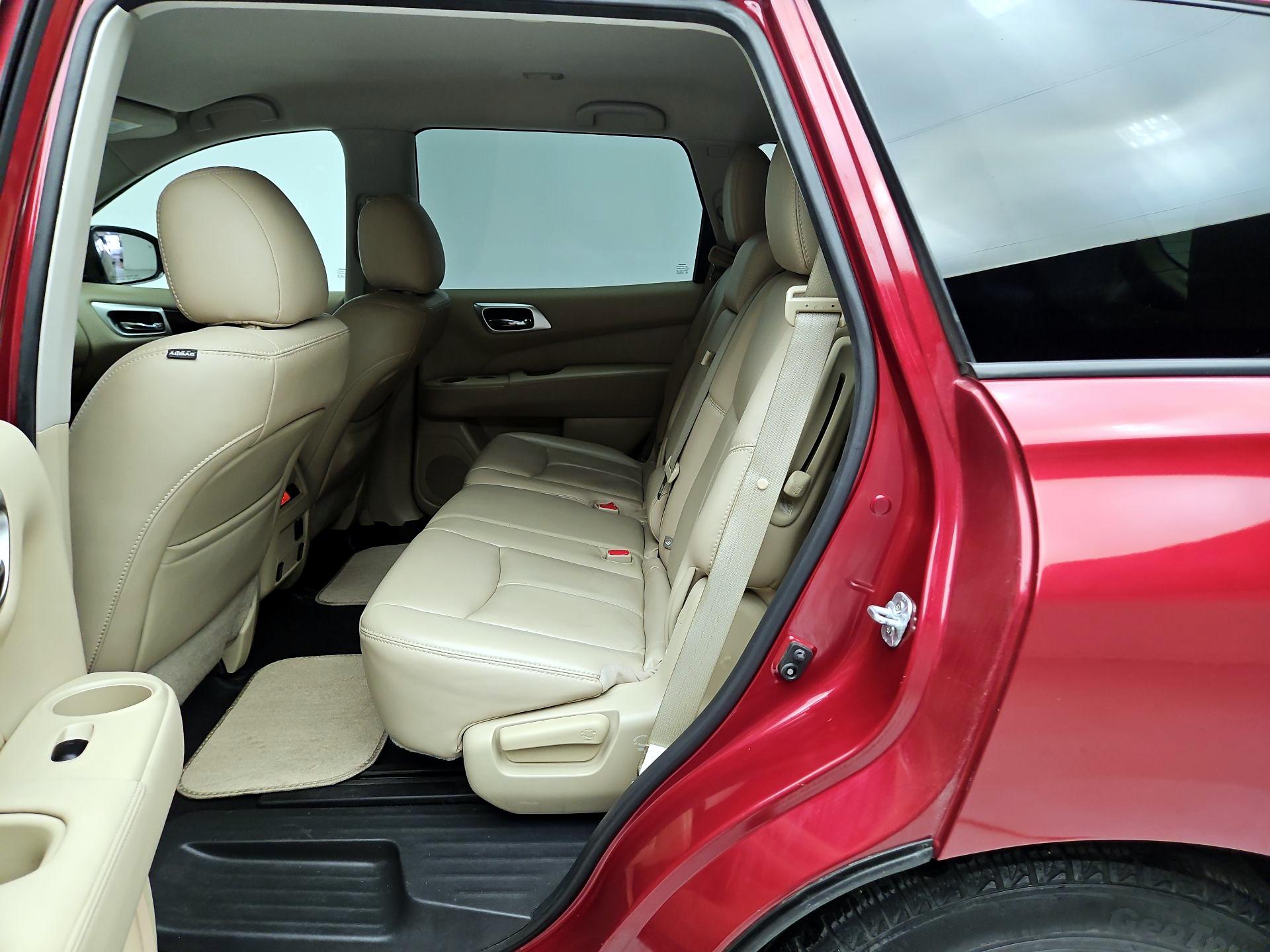 Thumbnail: 2016 Nissan Pathfinder - 20