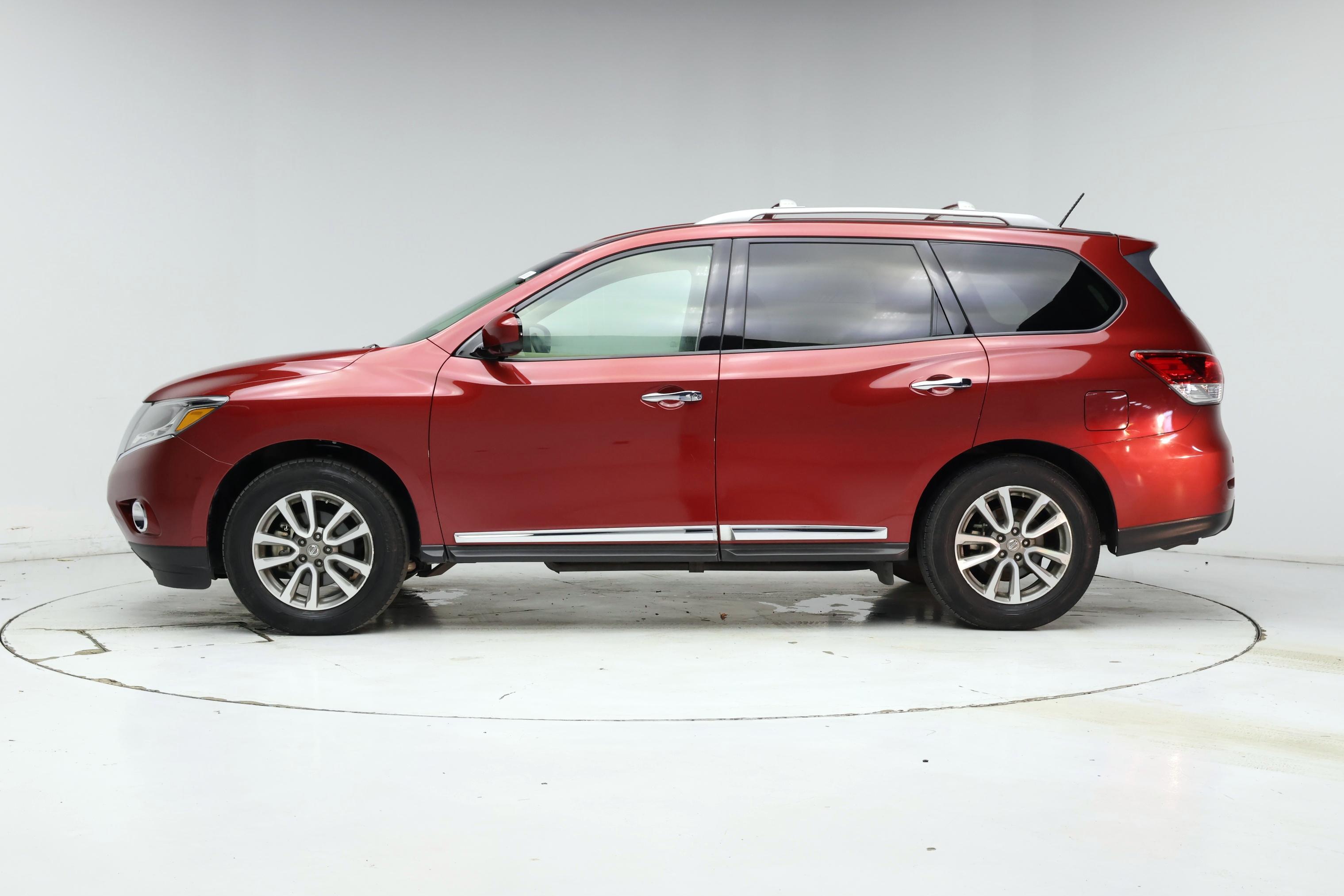 Thumbnail: 2016 Nissan Pathfinder - 3