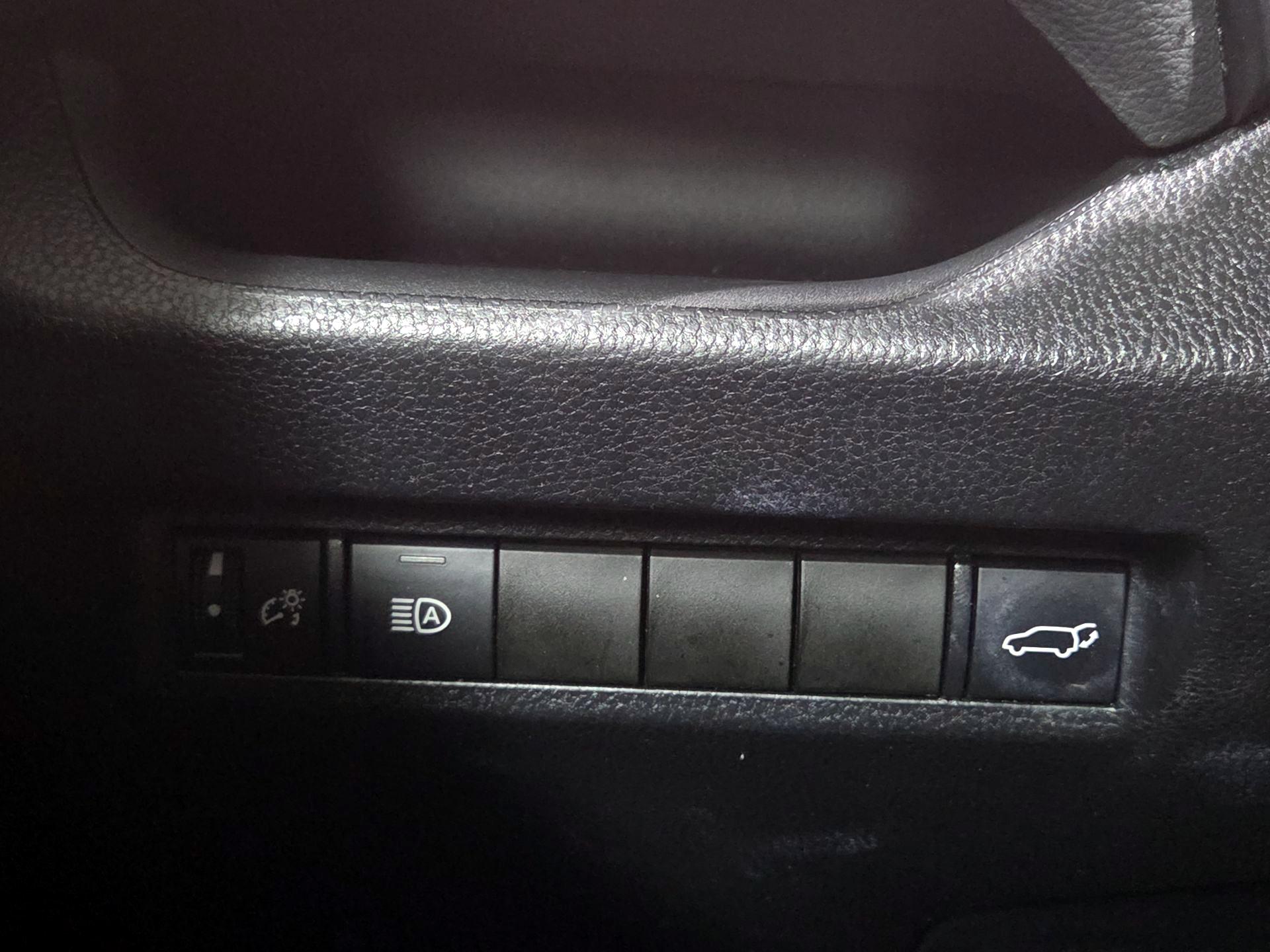 Thumbnail: 2021 Toyota RAV4 - 13