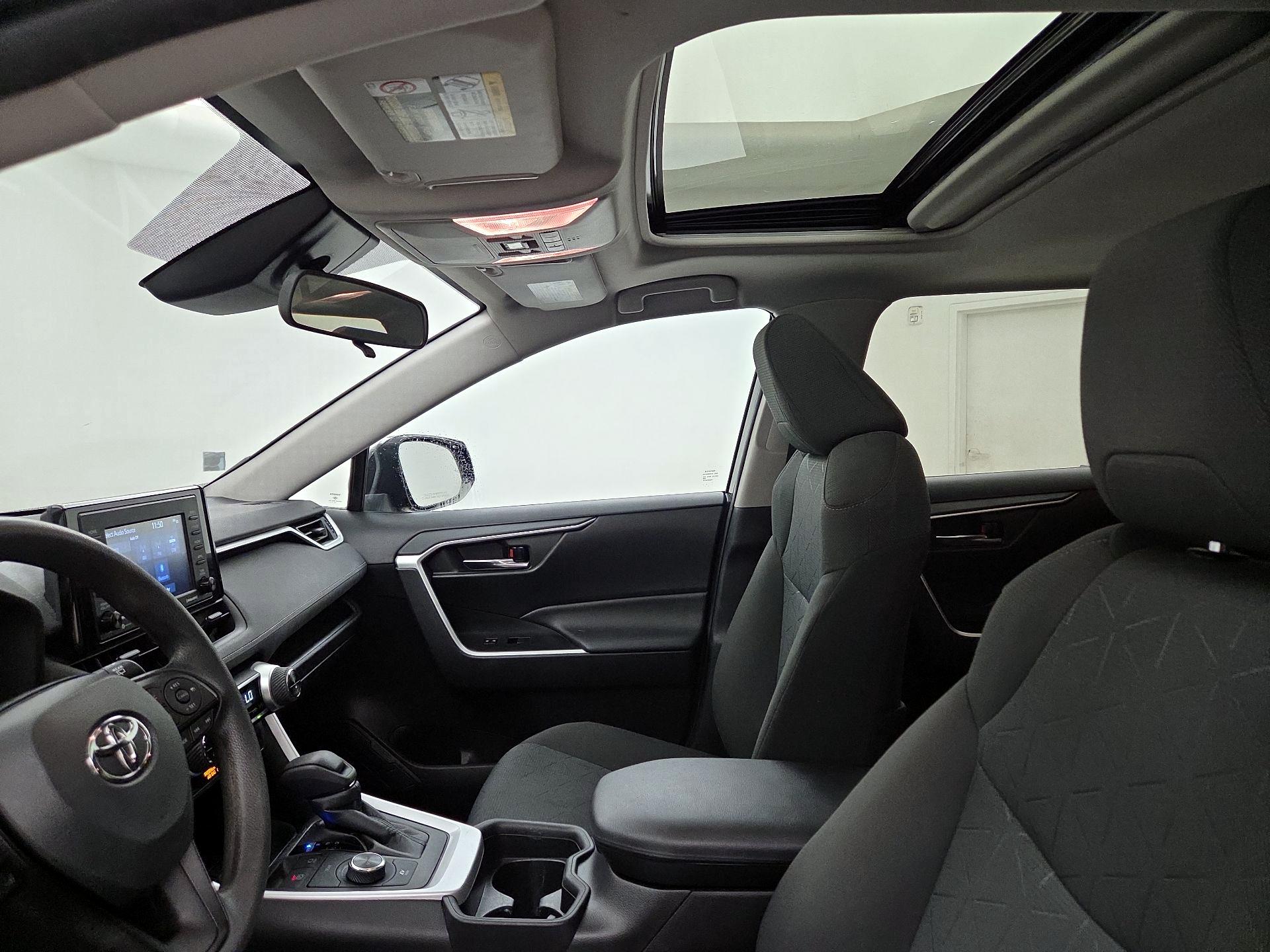 Thumbnail: 2021 Toyota RAV4 - 19