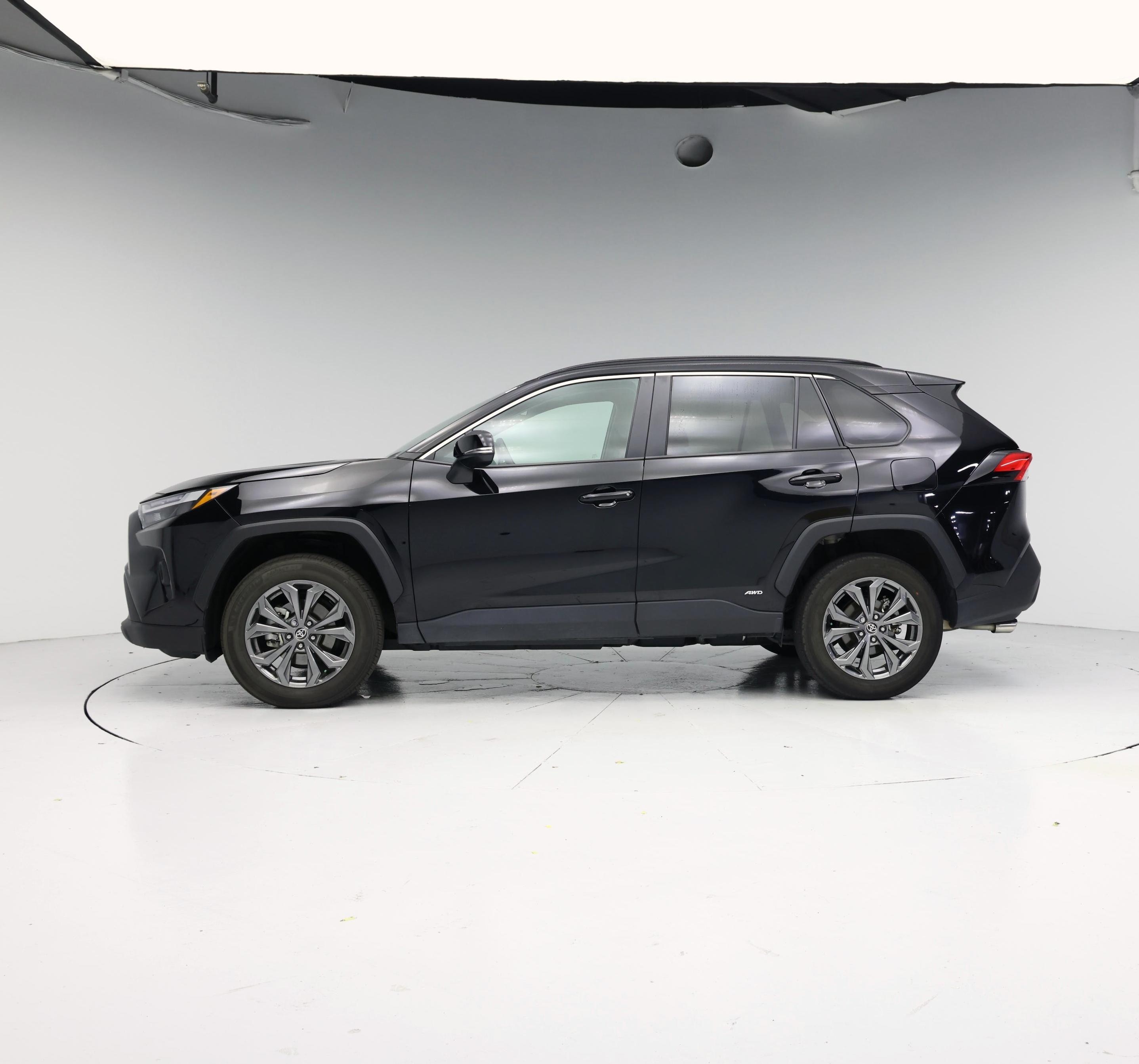 Thumbnail: 2022 Toyota RAV4 - 3