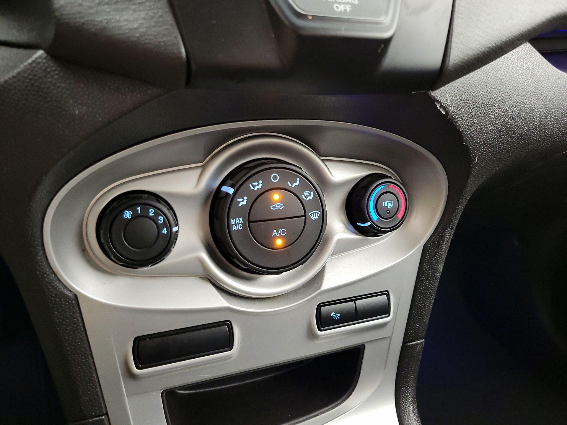 Thumbnail: 2016 Ford Fiesta - 15