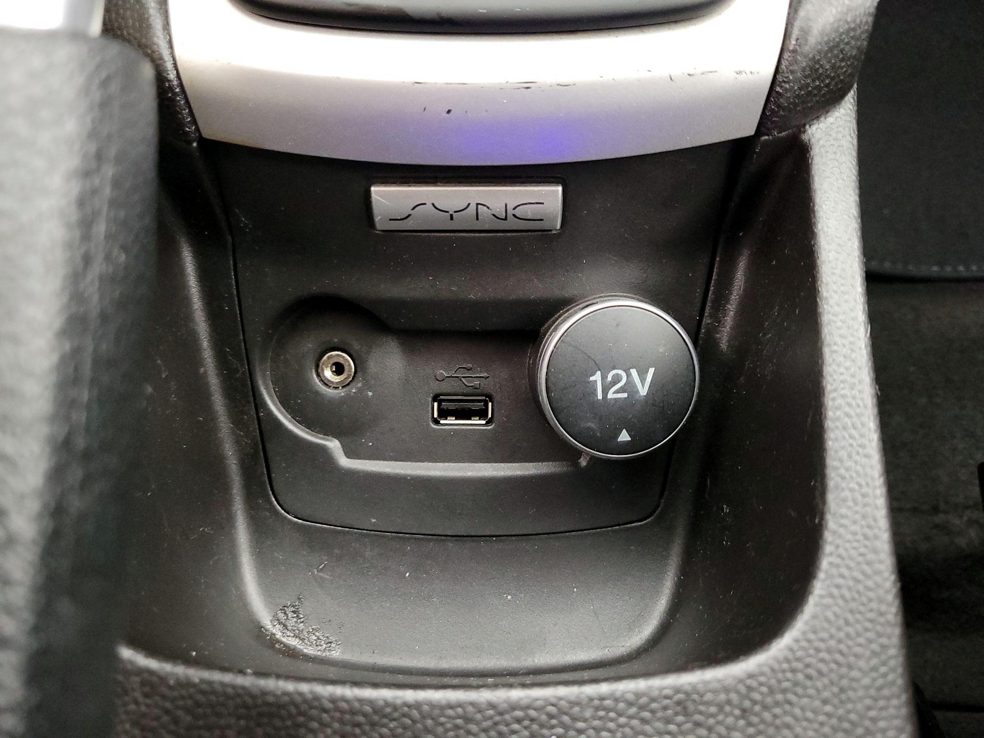 Thumbnail: 2016 Ford Fiesta - 17