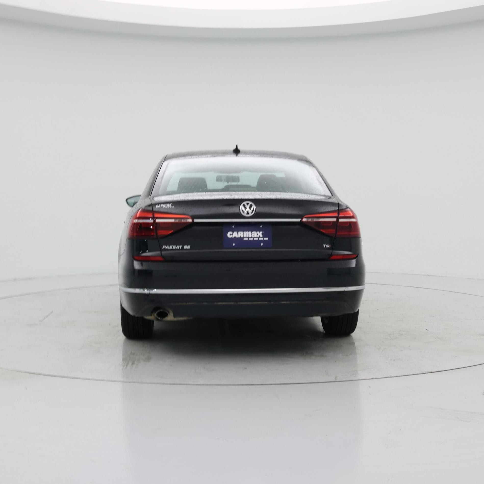 Thumbnail: 2017 Volkswagen Passat - 6