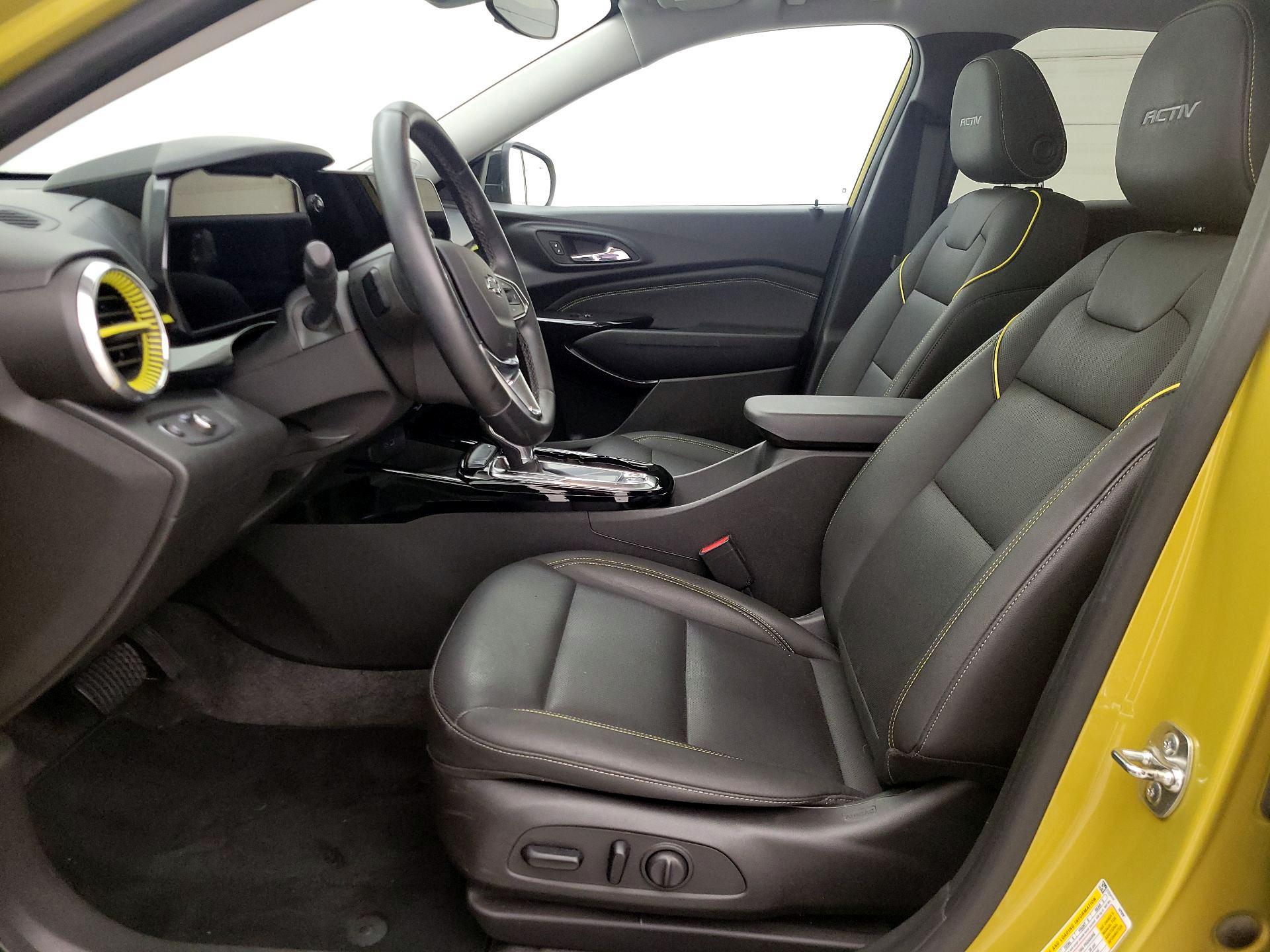 Thumbnail: 2025 Chevrolet Trax - 11
