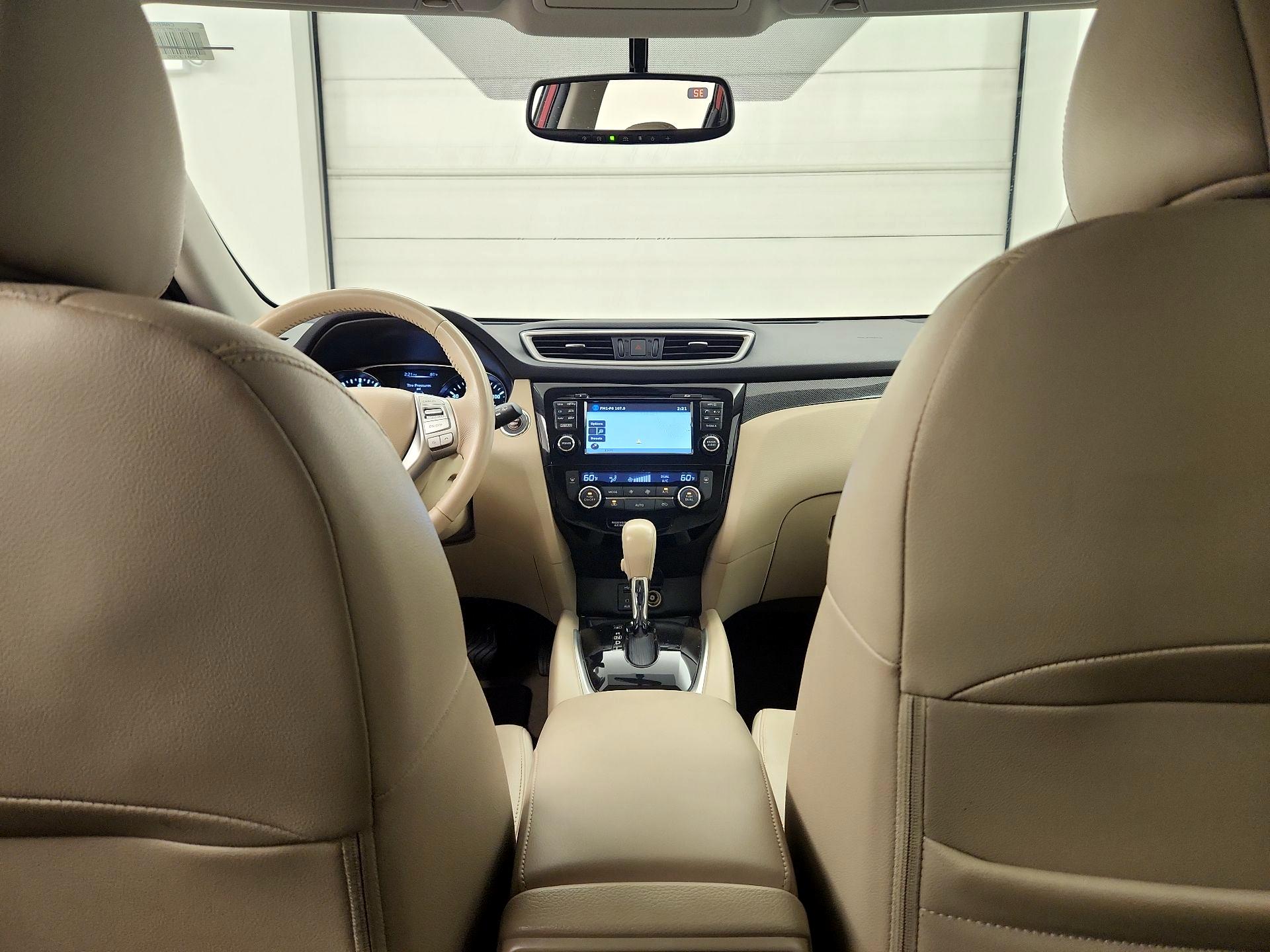 Thumbnail: 2015 Nissan Rogue - 9