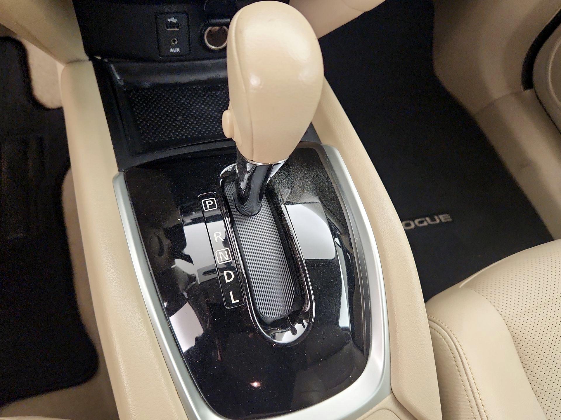 Thumbnail: 2015 Nissan Rogue - 18
