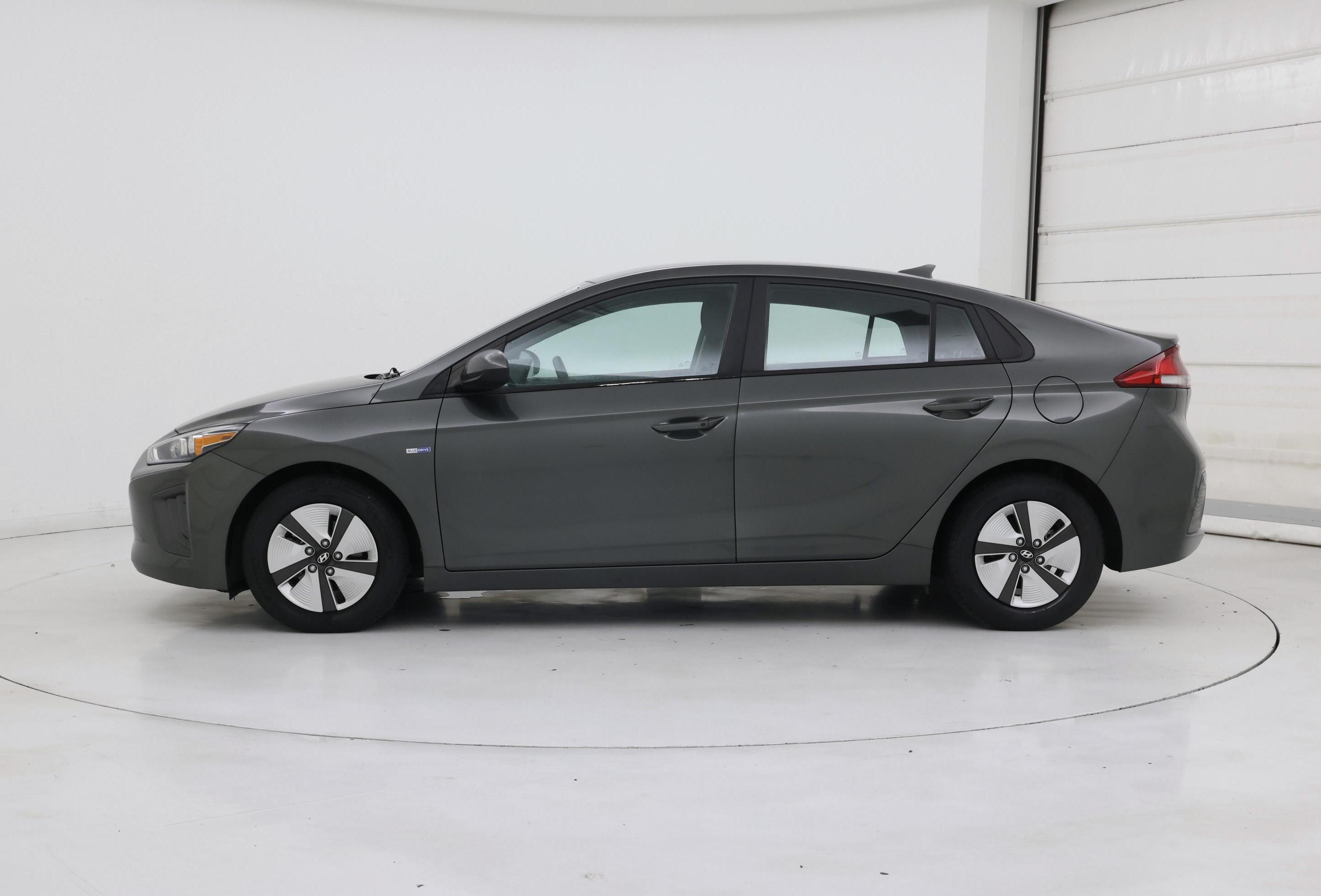 Thumbnail: 2020 Hyundai Ioniq - 3