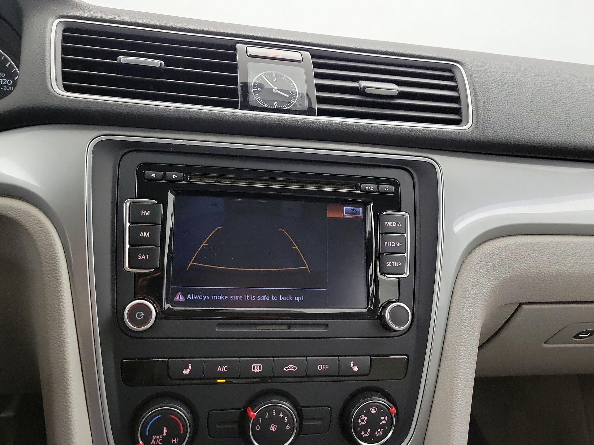 Thumbnail: 2015 Volkswagen Passat - 14