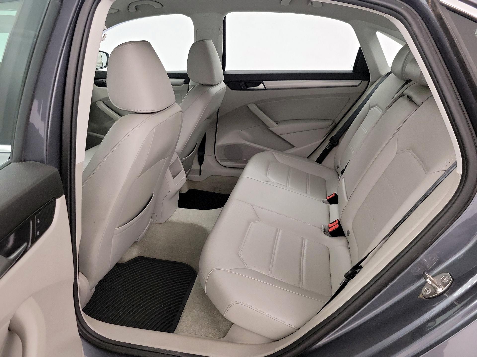 Thumbnail: 2015 Volkswagen Passat - 19