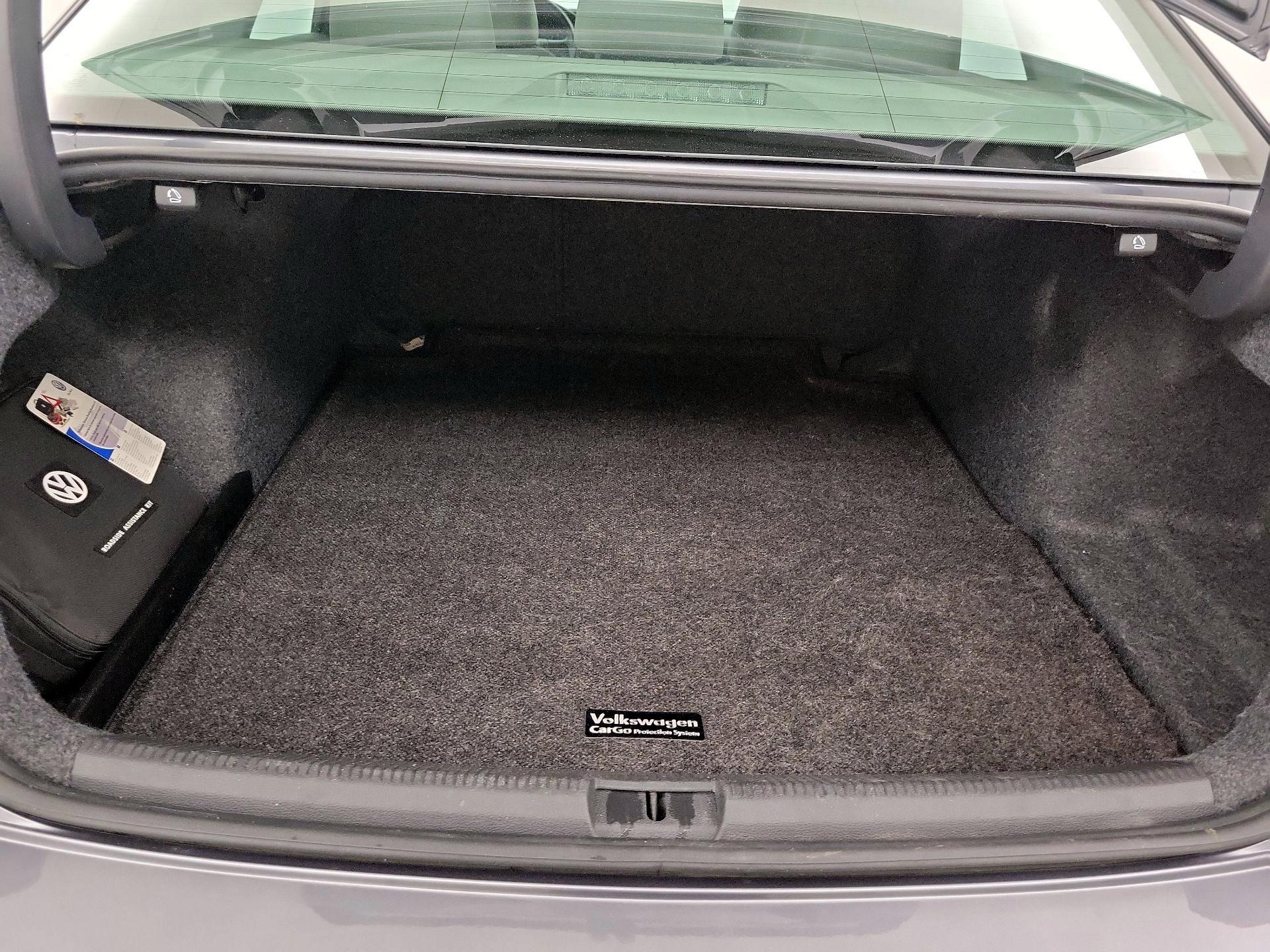 Thumbnail: 2015 Volkswagen Passat - 20