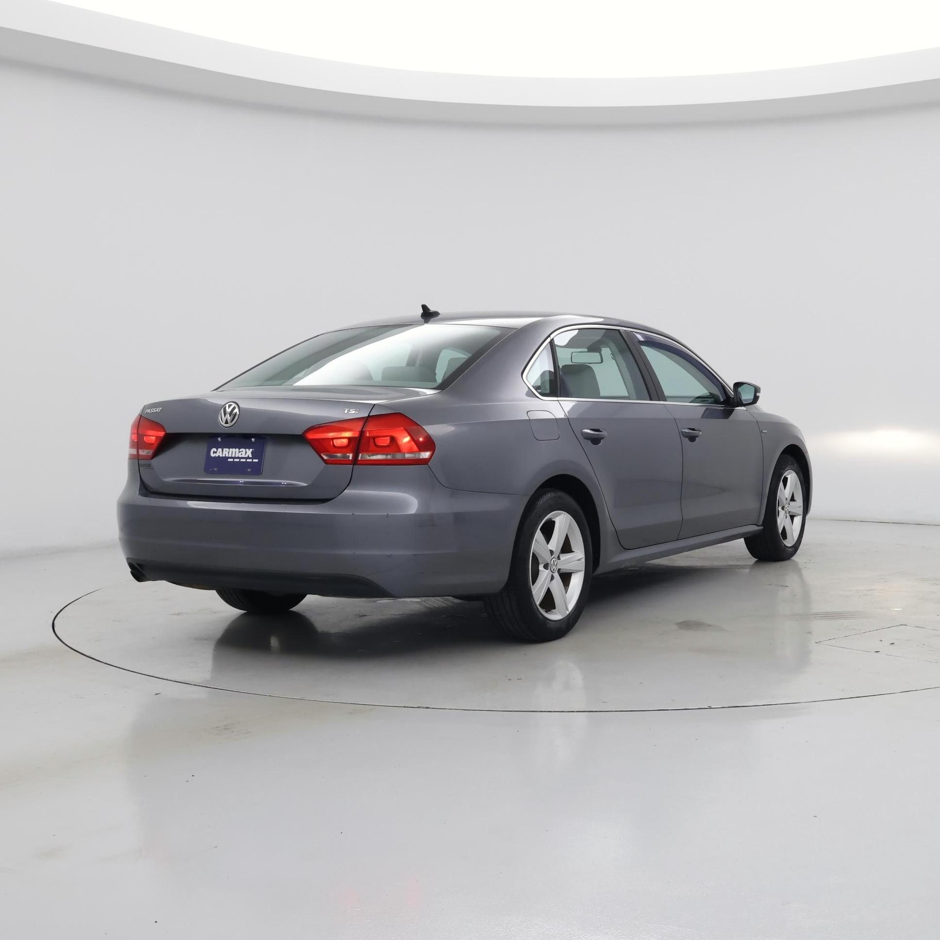 Thumbnail: 2015 Volkswagen Passat - 8