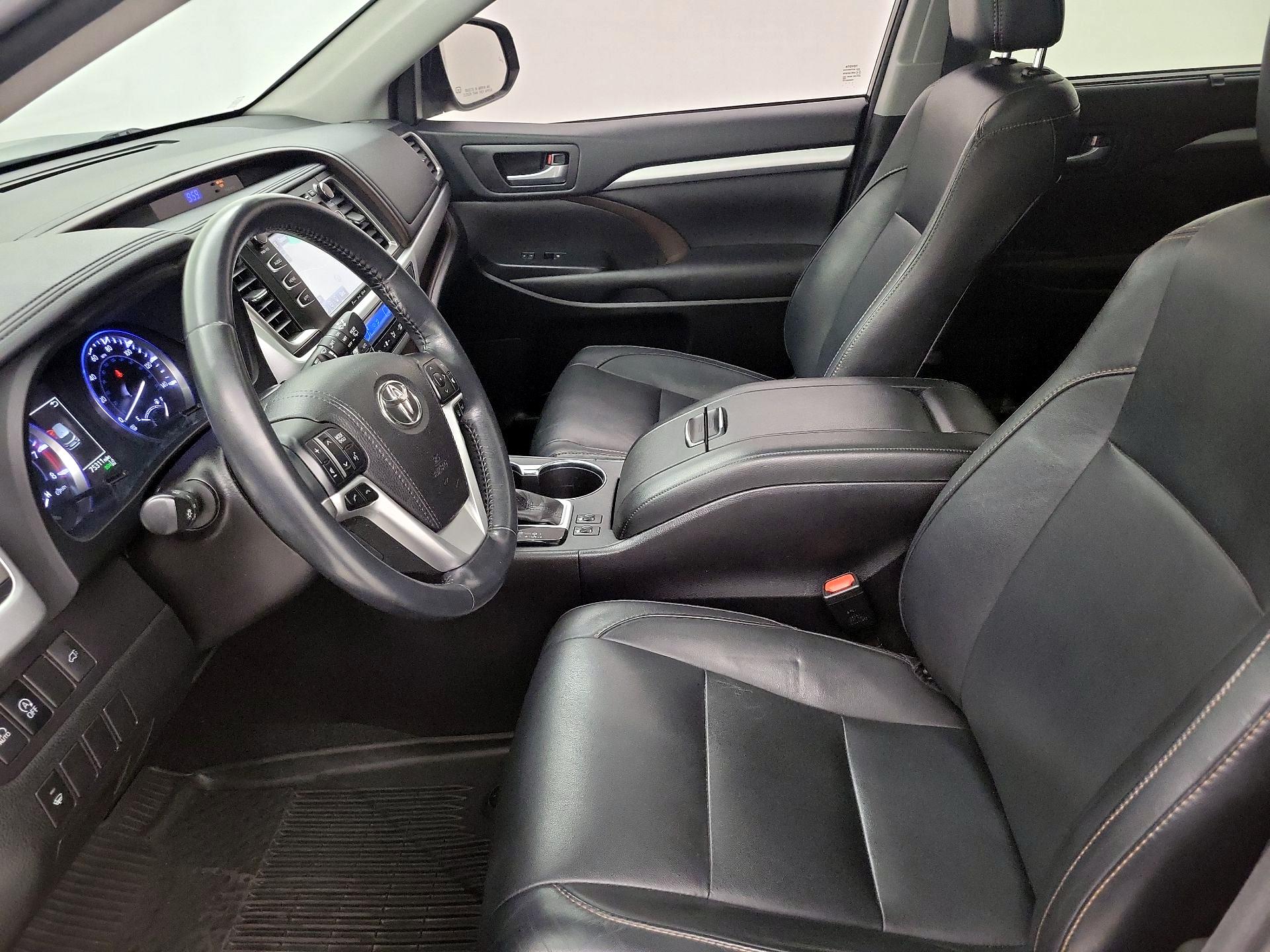 Thumbnail: 2017 Toyota Highlander - 11