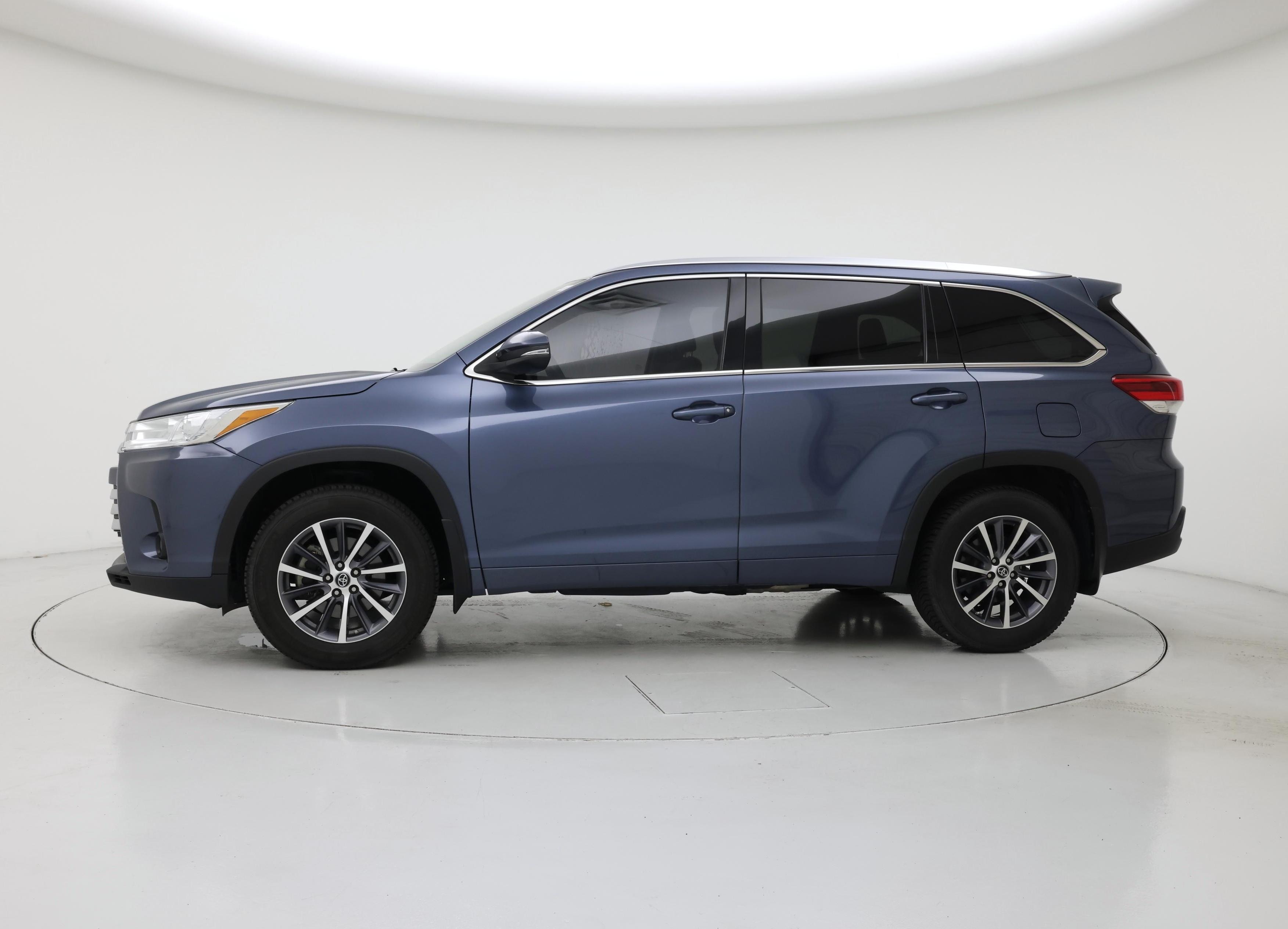 Thumbnail: 2017 Toyota Highlander - 3