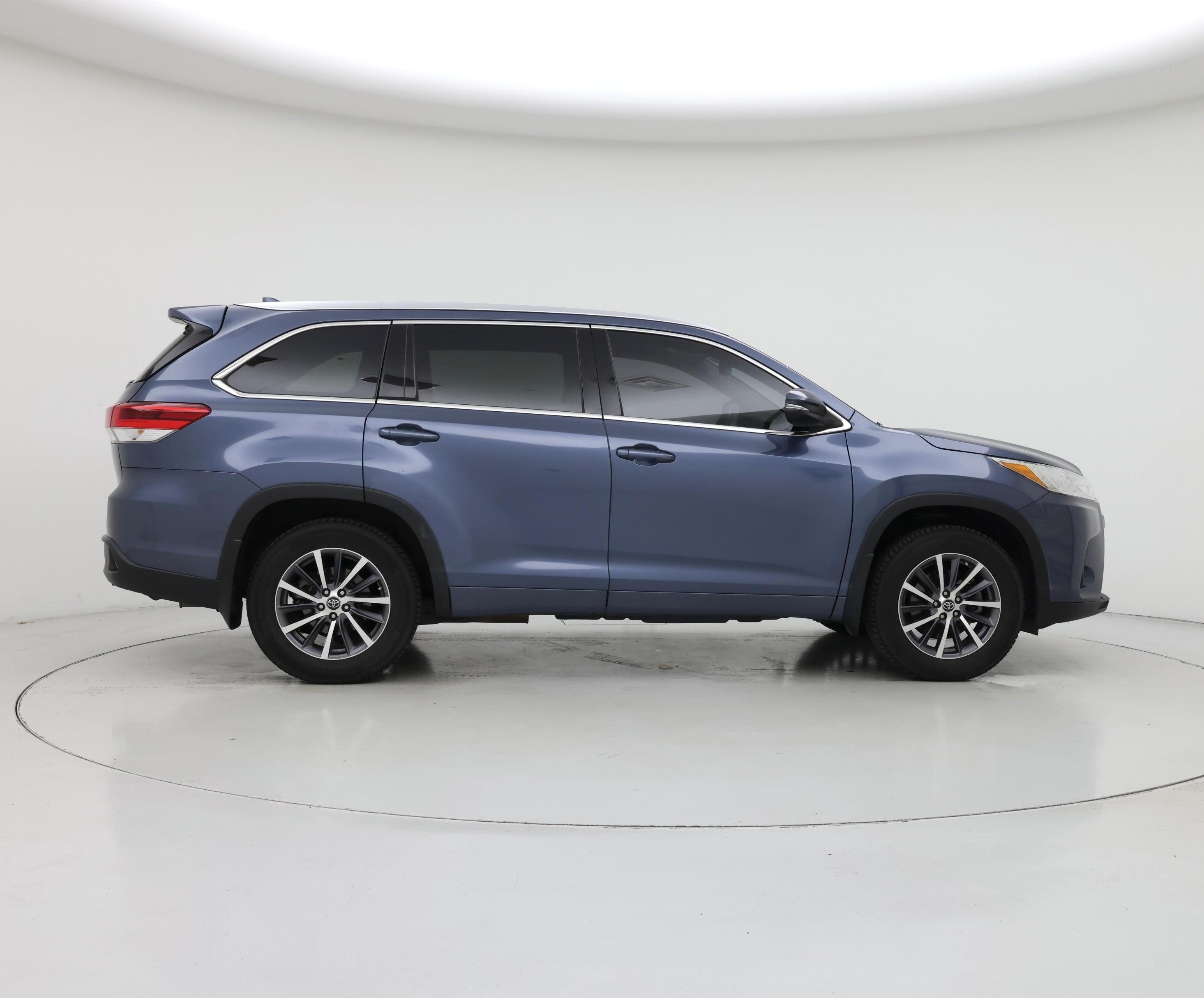 Thumbnail: 2017 Toyota Highlander - 7