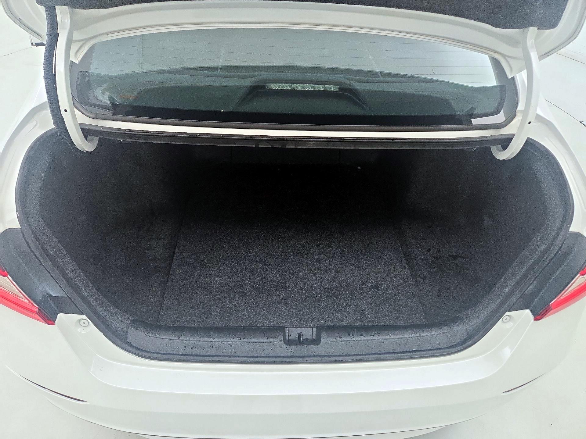 Thumbnail: 2019 Honda Accord - 19