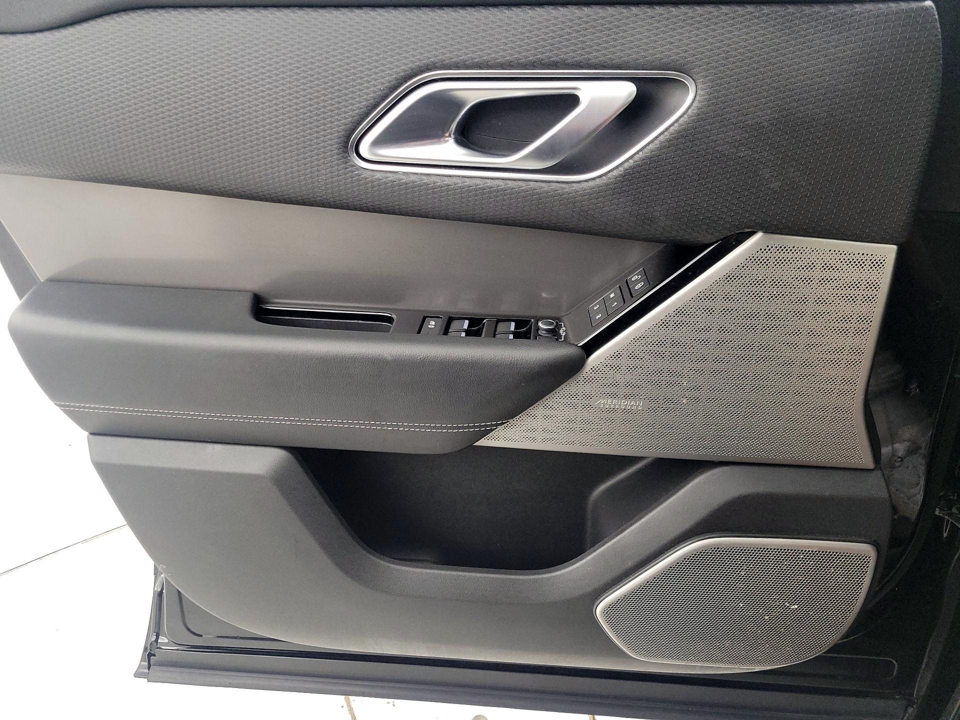 Thumbnail: 2020 Land Rover Range Rover Velar - 12