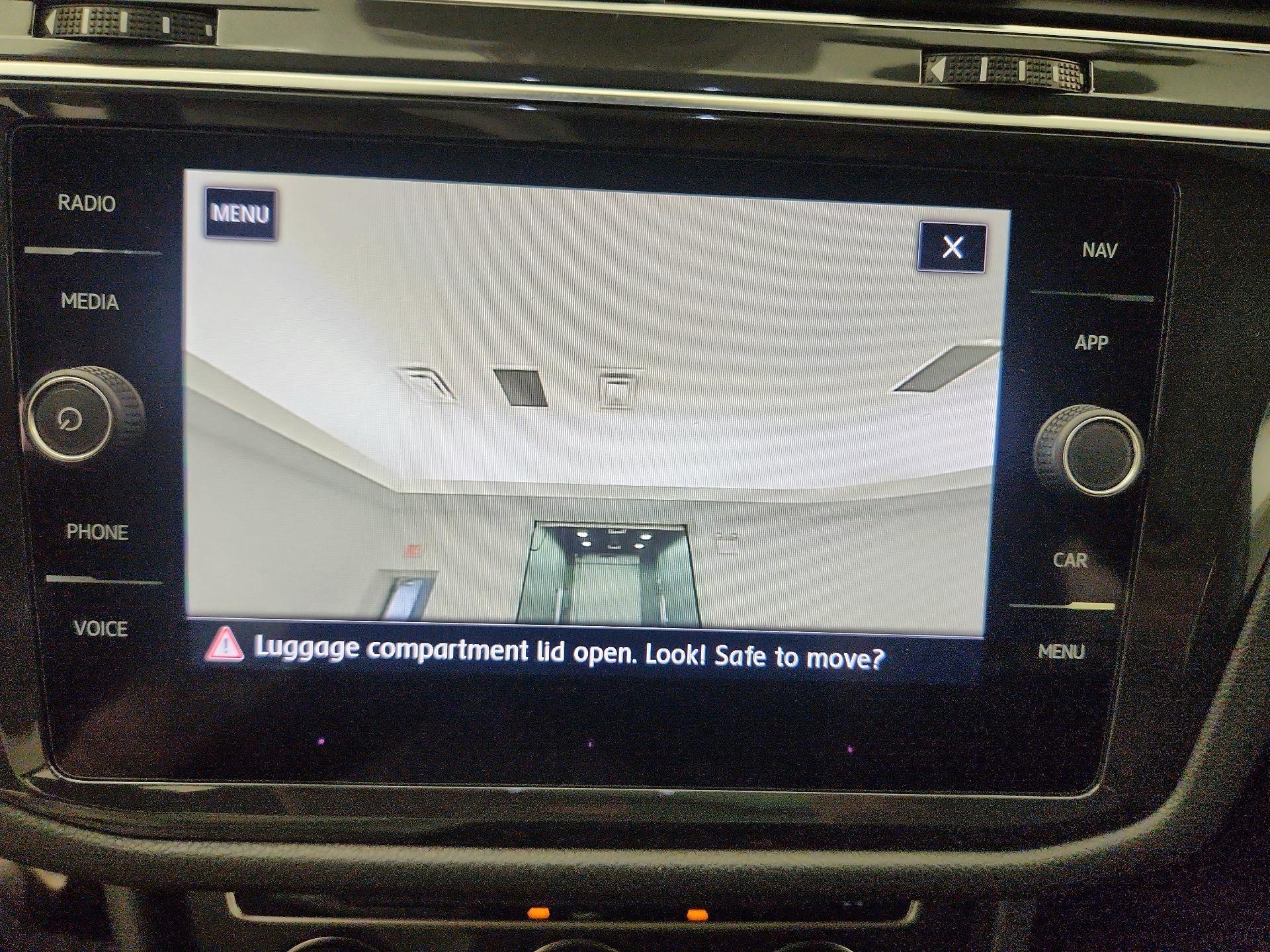 Thumbnail: 2020 Volkswagen Tiguan - 15