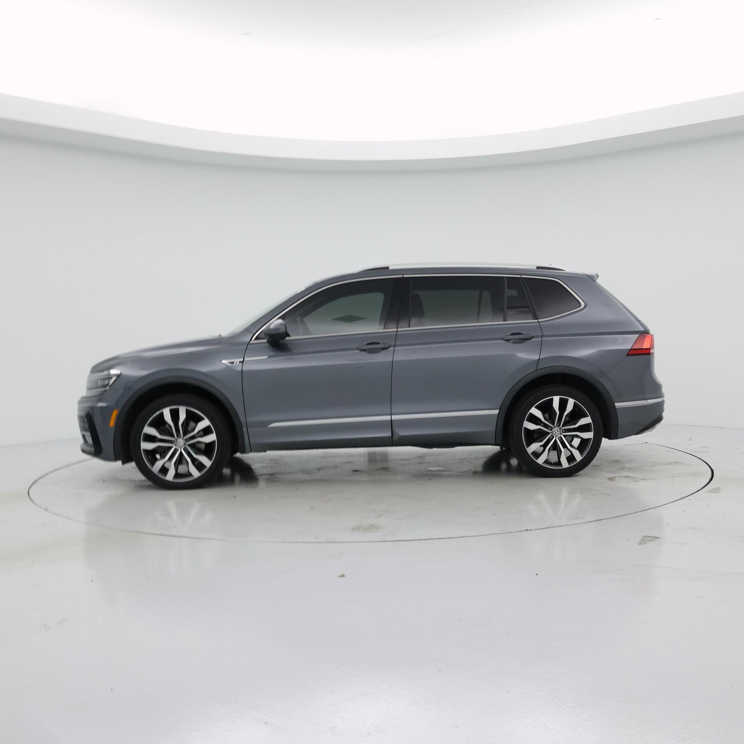 Thumbnail: 2020 Volkswagen Tiguan - 3