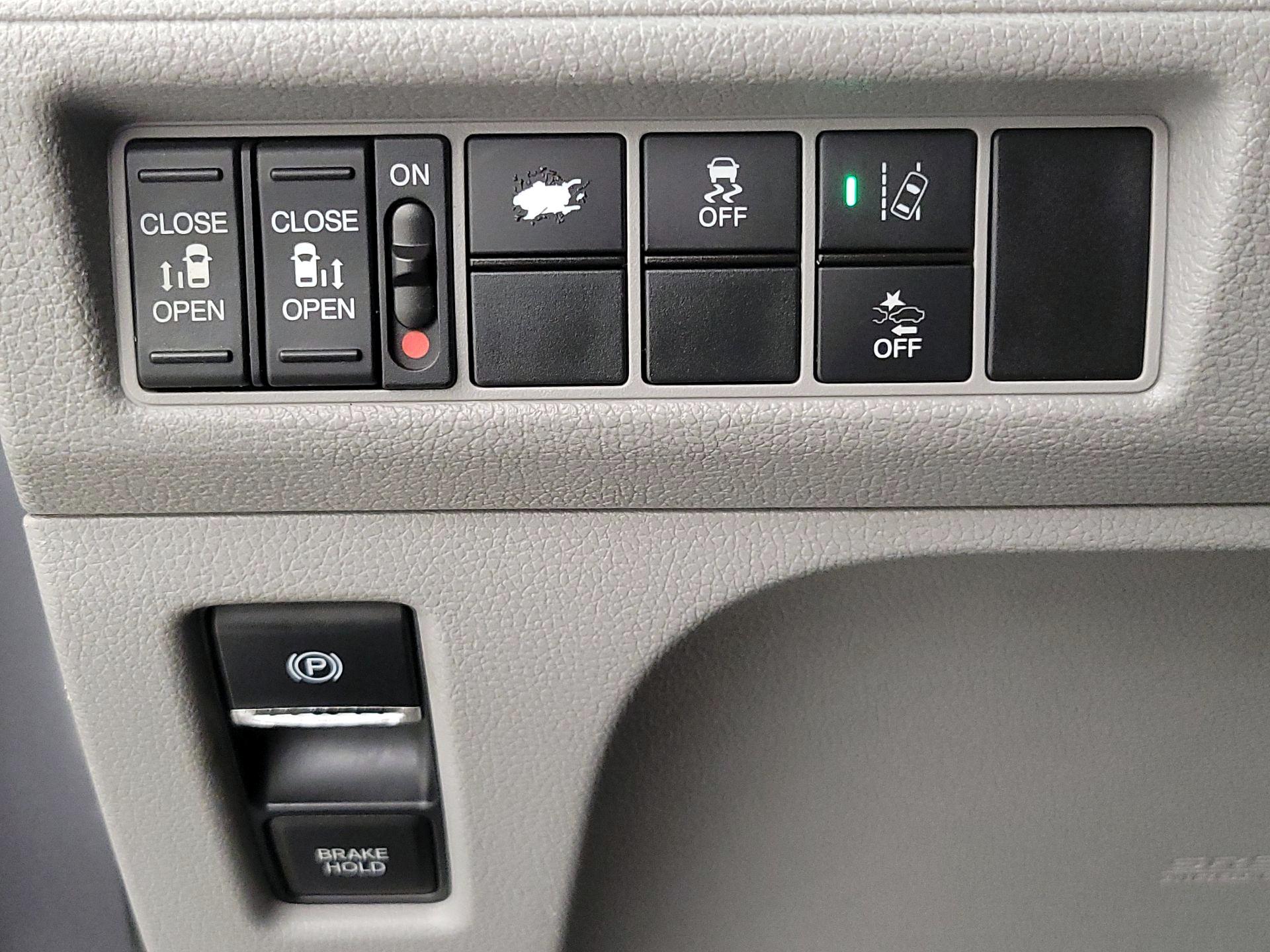 Thumbnail: 2019 Honda Odyssey - 13