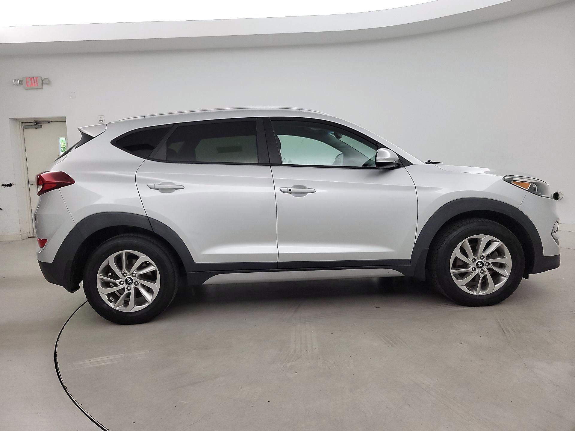 Thumbnail: 2017 Hyundai Tucson - 4