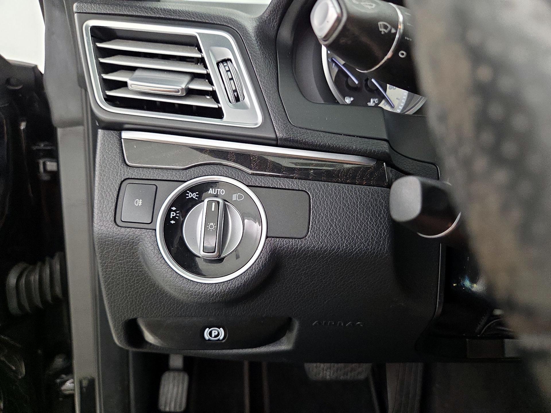 Thumbnail: 2016 Mercedes-Benz E-Class - 13