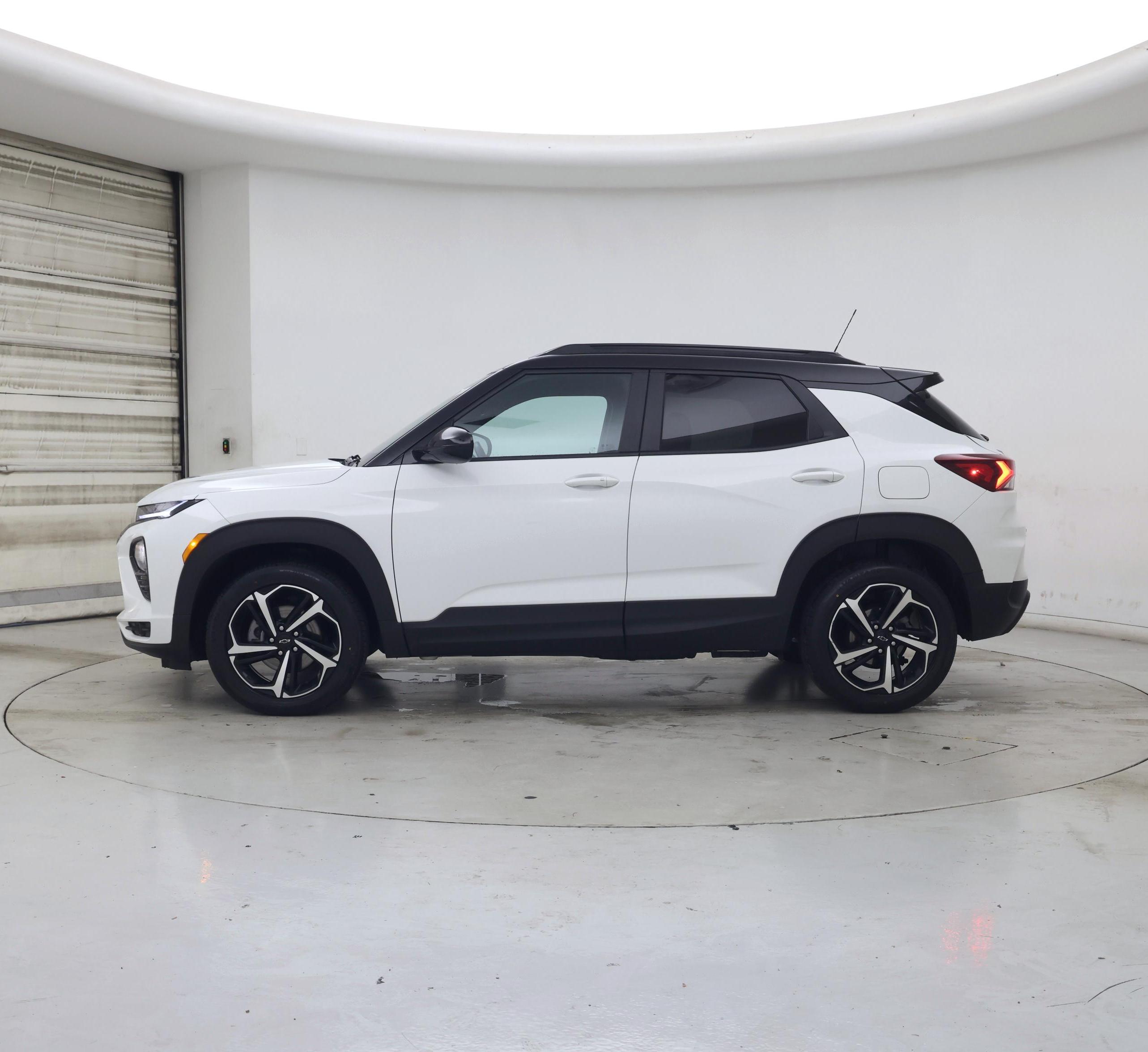 Thumbnail: 2023 Chevrolet TrailBlazer - 3