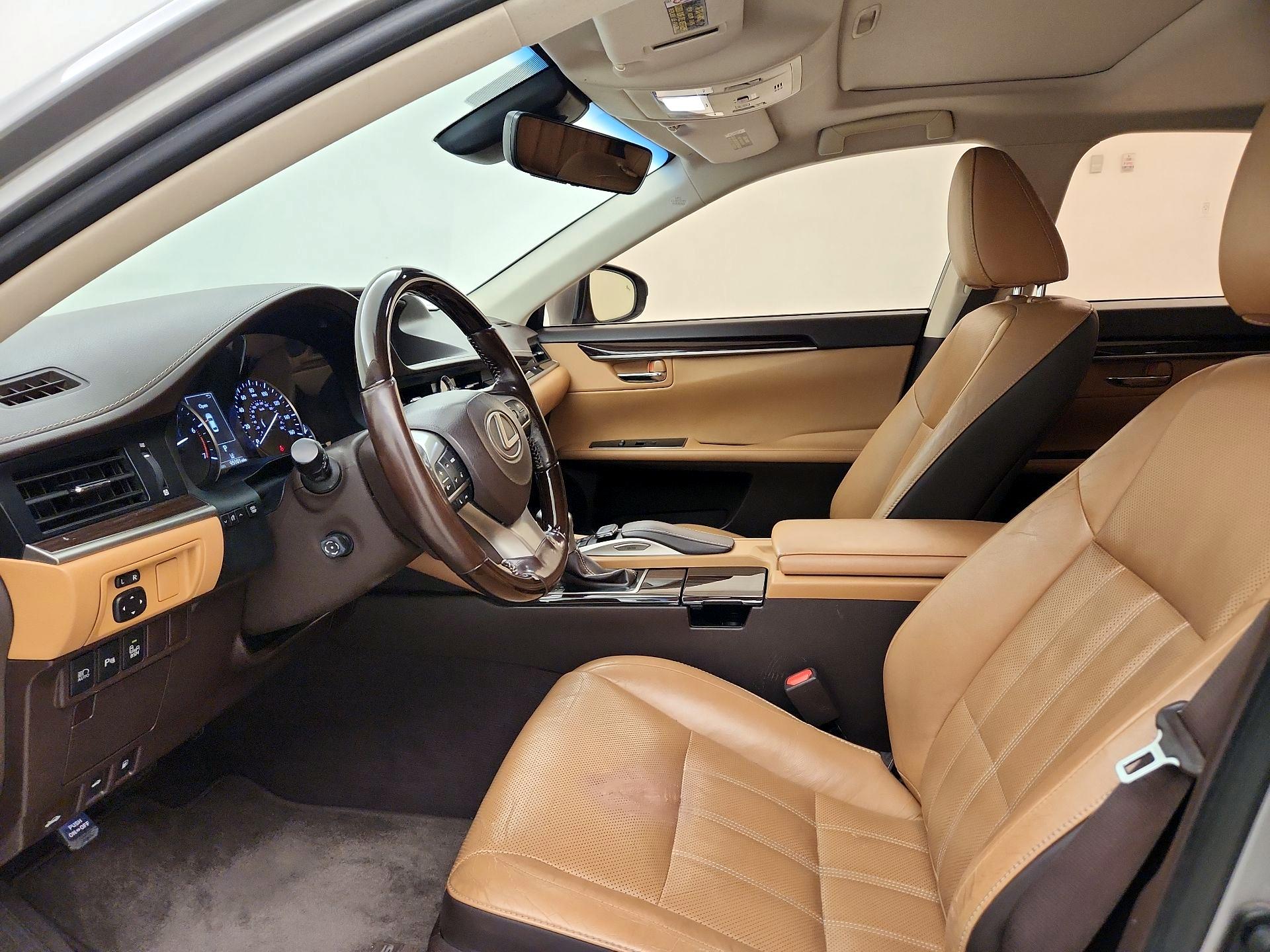 Thumbnail: 2016 Lexus ES - 11