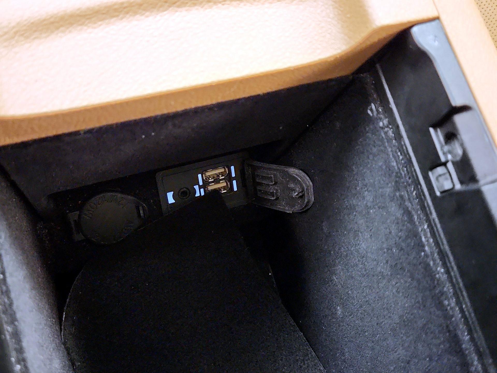 Thumbnail: 2016 Lexus ES - 18